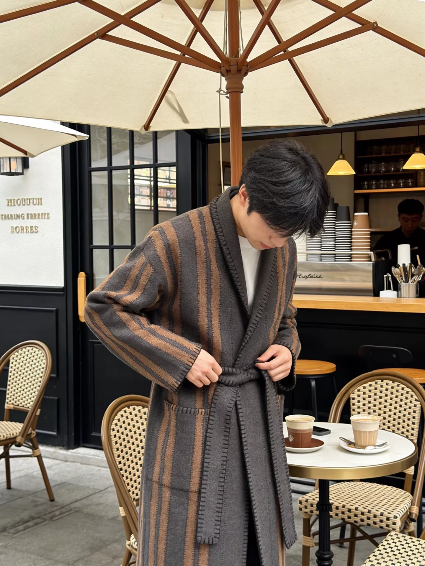 로로피아나 스트라이프 캐시미어 벨티드 롱 코트 상세 이미지 125