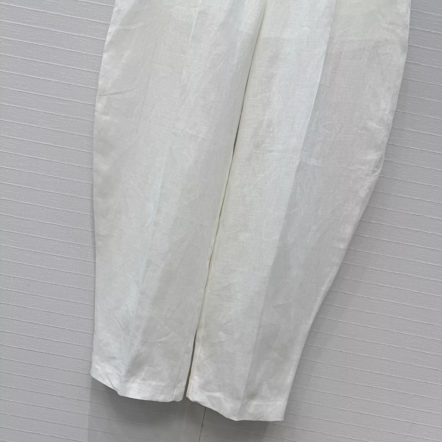 알라이아 린넨 플리츠 커브드 와이드 팬츠 상세 이미지 7