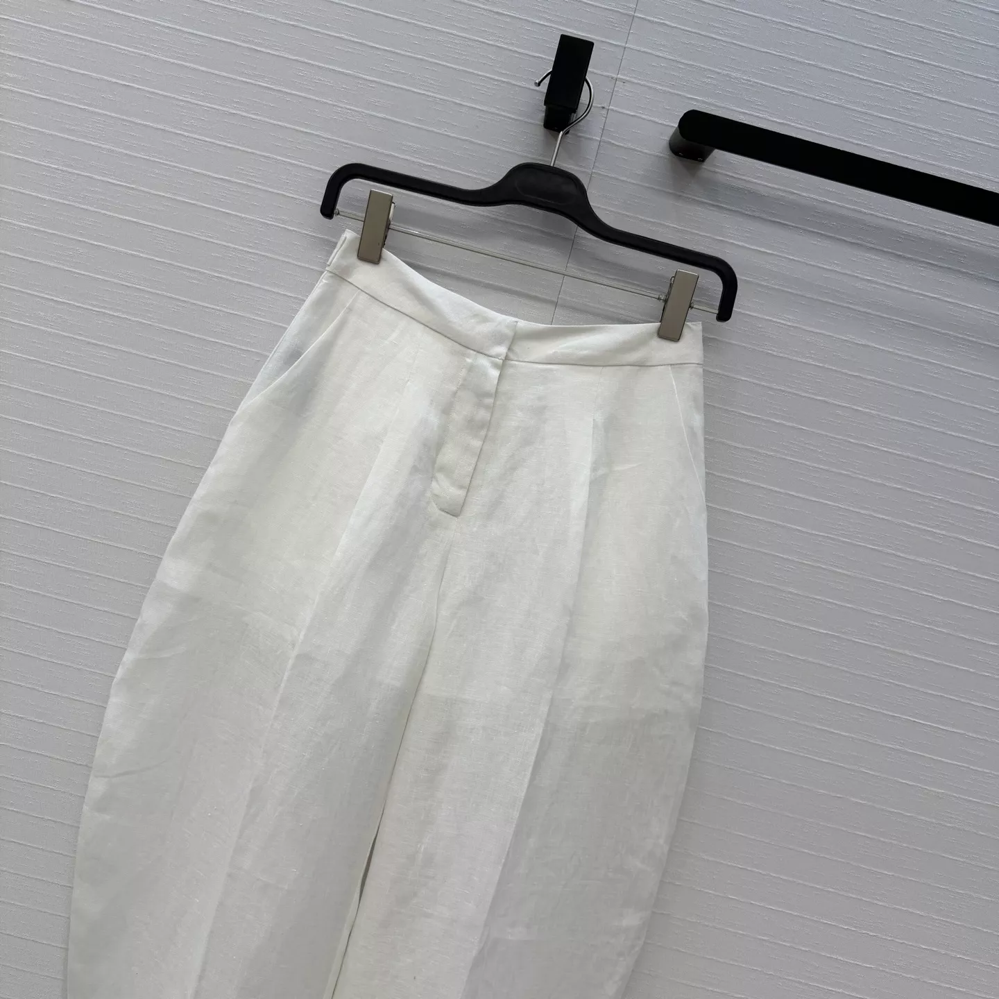 알라이아 린넨 플리츠 커브드 와이드 팬츠 상세 이미지 2