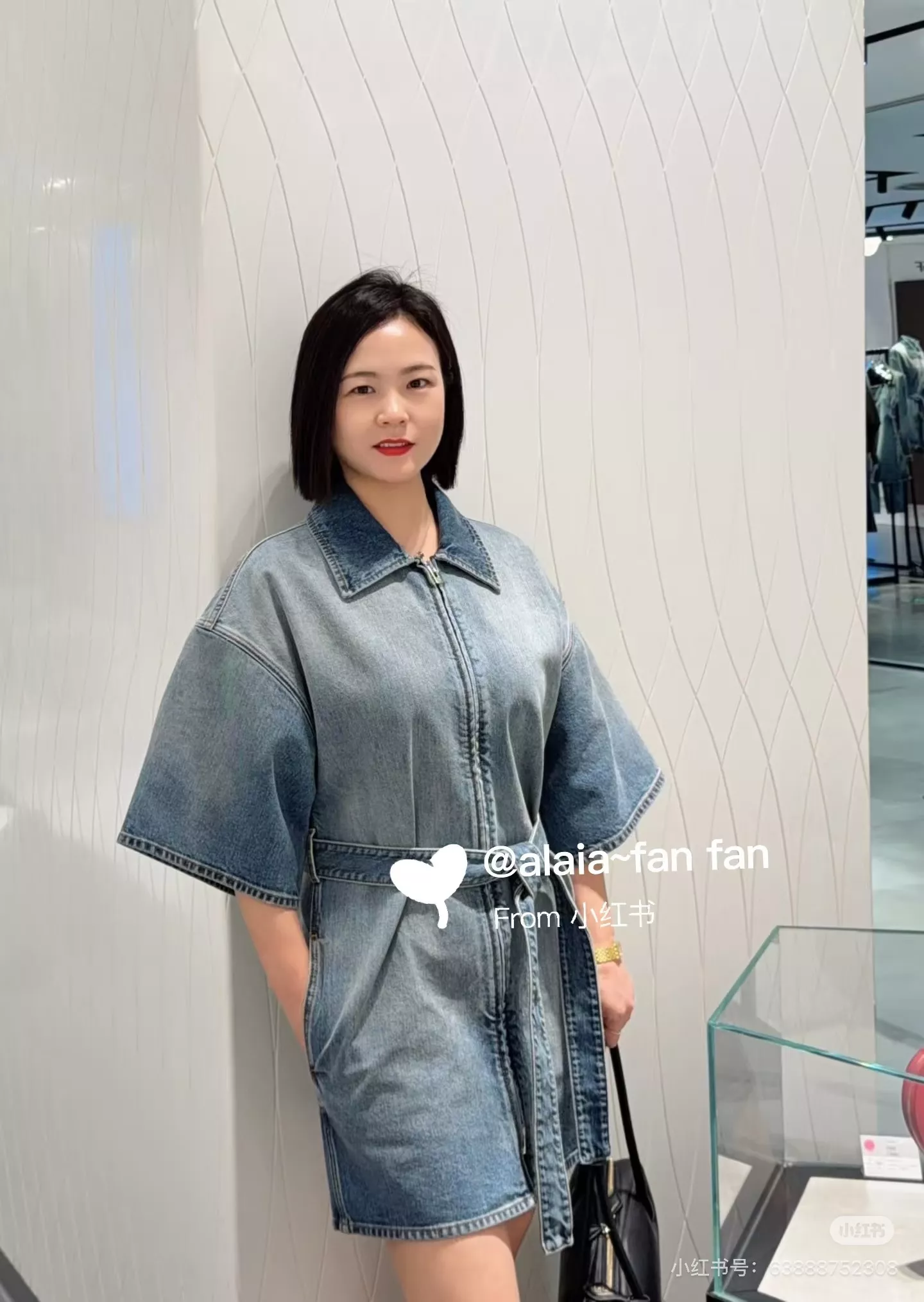 알라이아 비대칭 벨트 디테일 데님 셔츠 원피스 상세 이미지 16