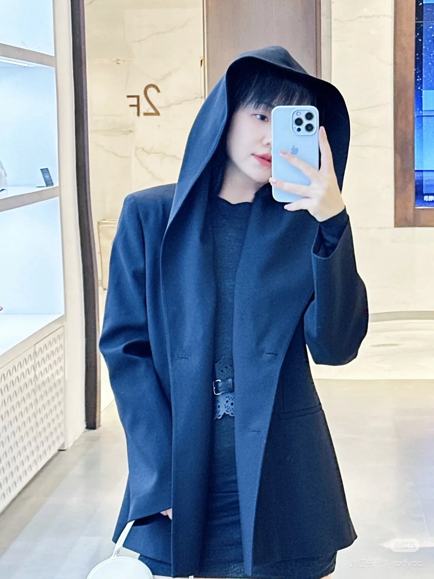 알라이아 후드 케이프 칼라 울 더블 정장 재킷 상세 이미지 13