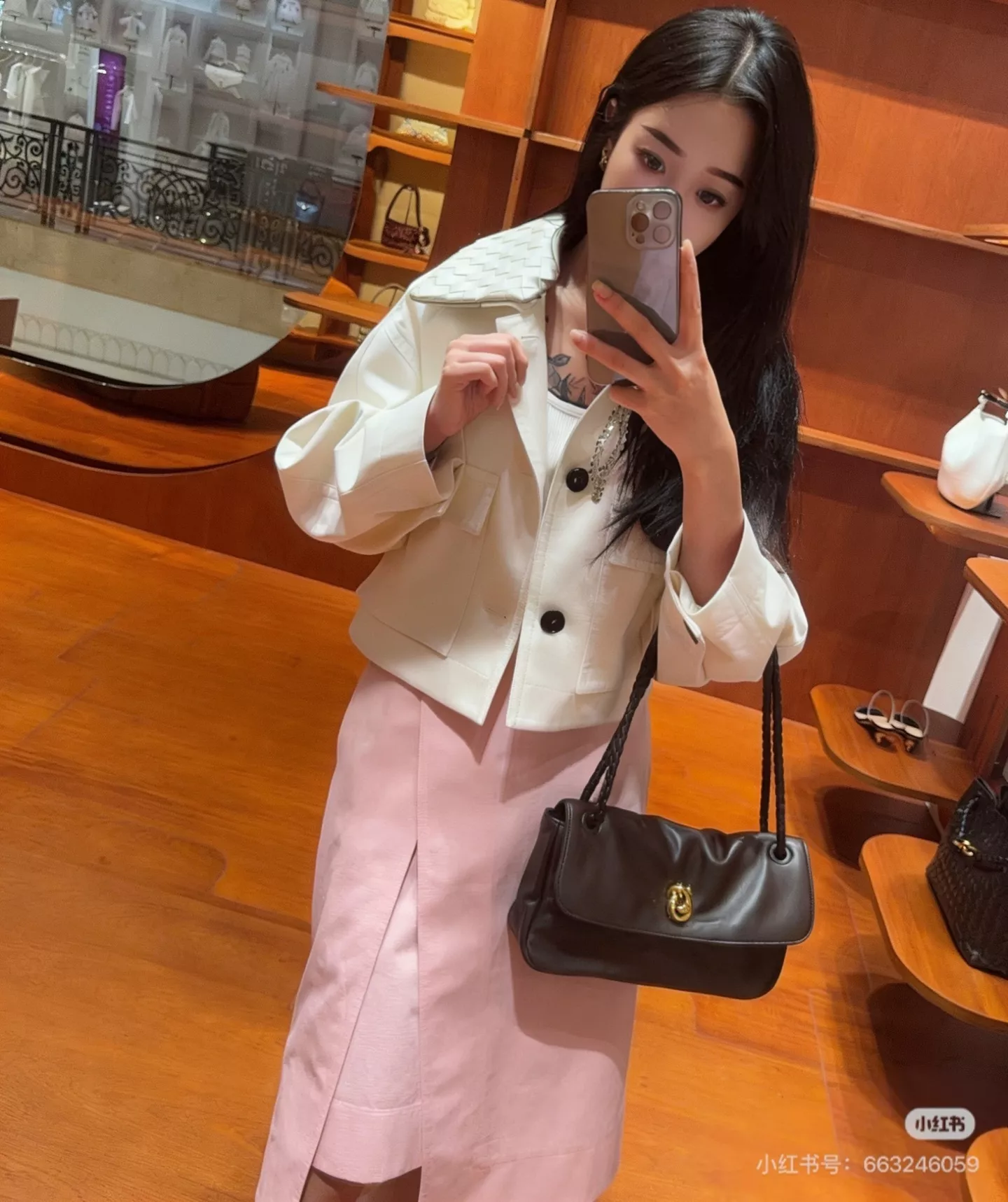 보테가베네타 위빙 탈부착 가죽 카라 크롭 재킷 상세 이미지 13