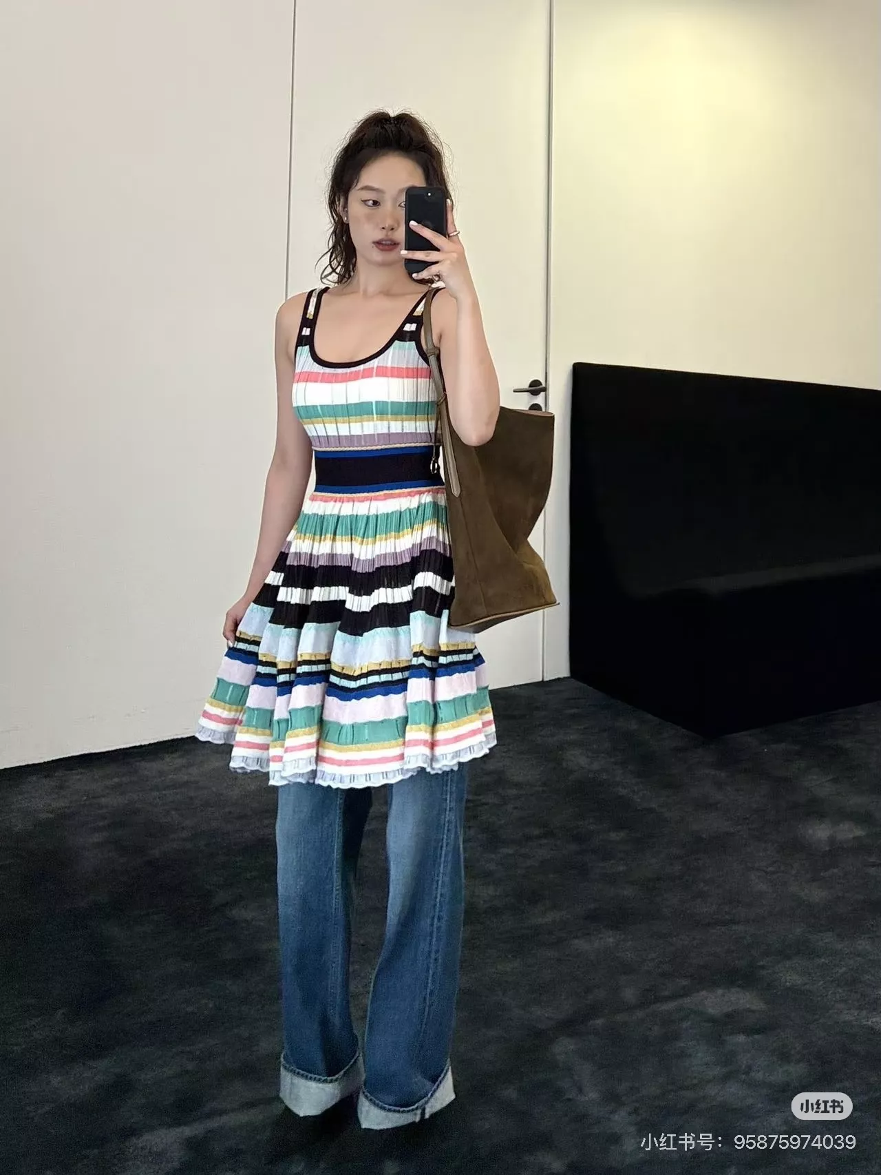 알라이아 레인보우 크리놀린 펀칭 니트 민소매 원피스 상세 이미지 27
