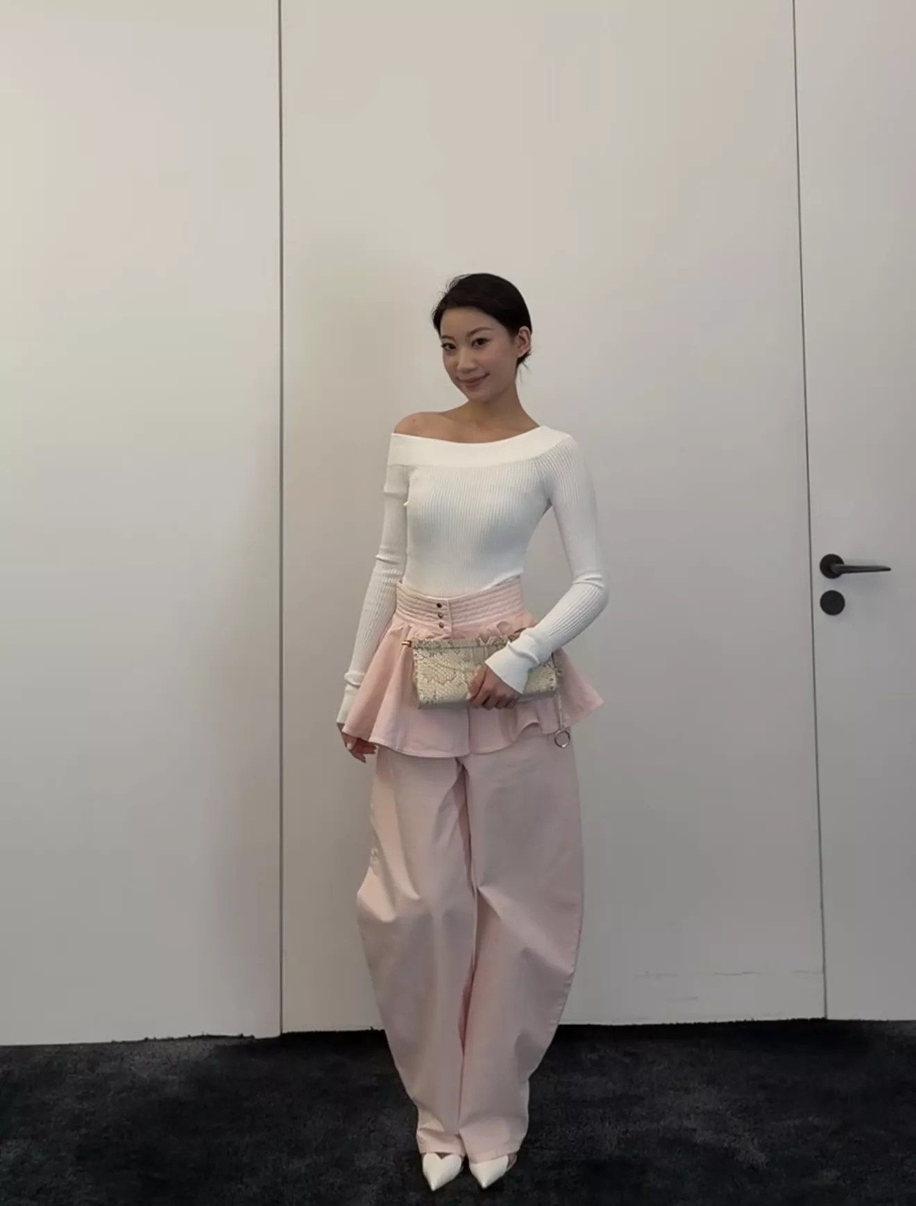 알라이아 워시드 라이트핑크 플리츠 미니 미니 스커트 상세 이미지 27