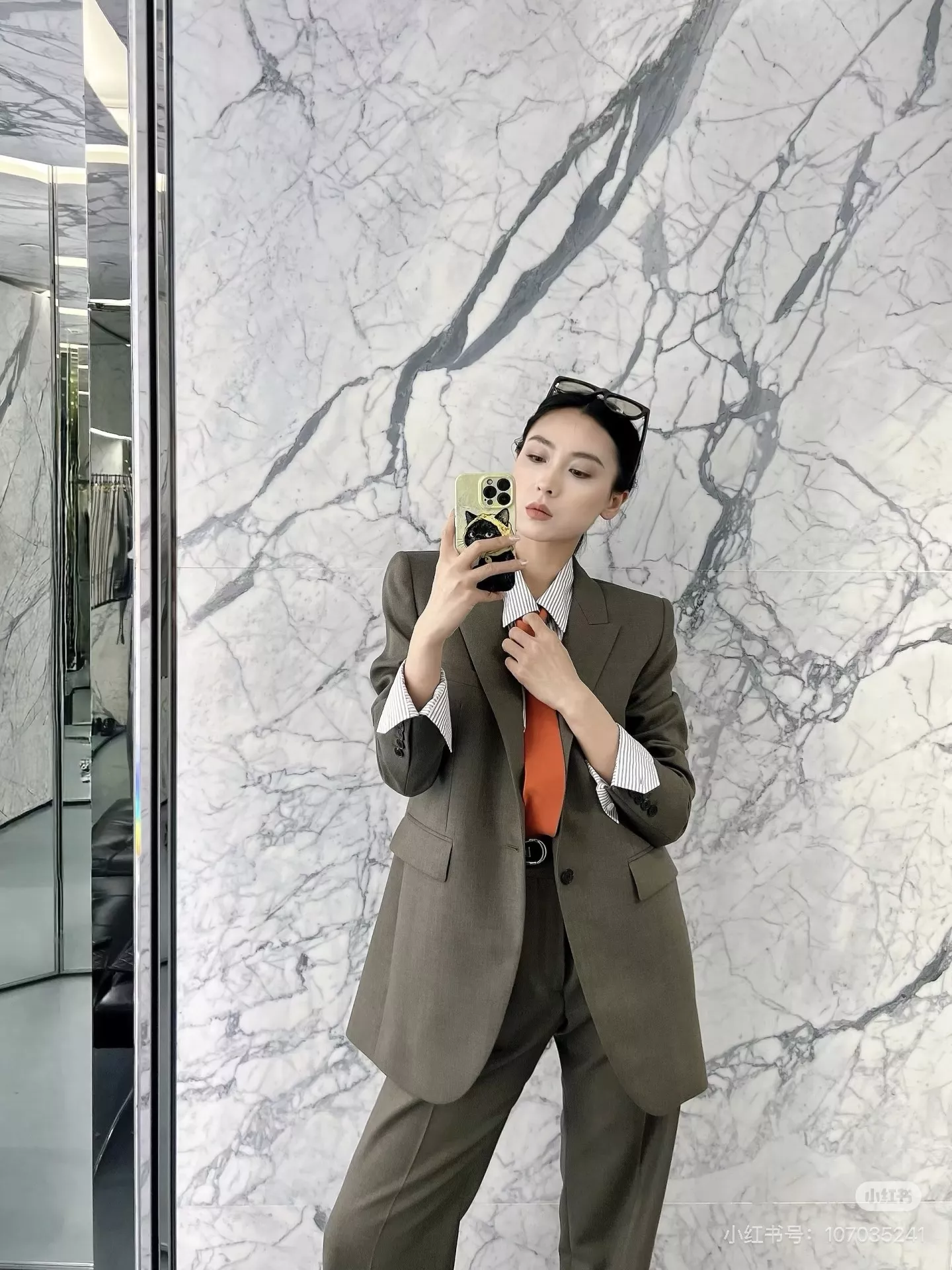 입생로랑 실크 울 원버튼 테일러드 정장 재킷 상세 이미지 11