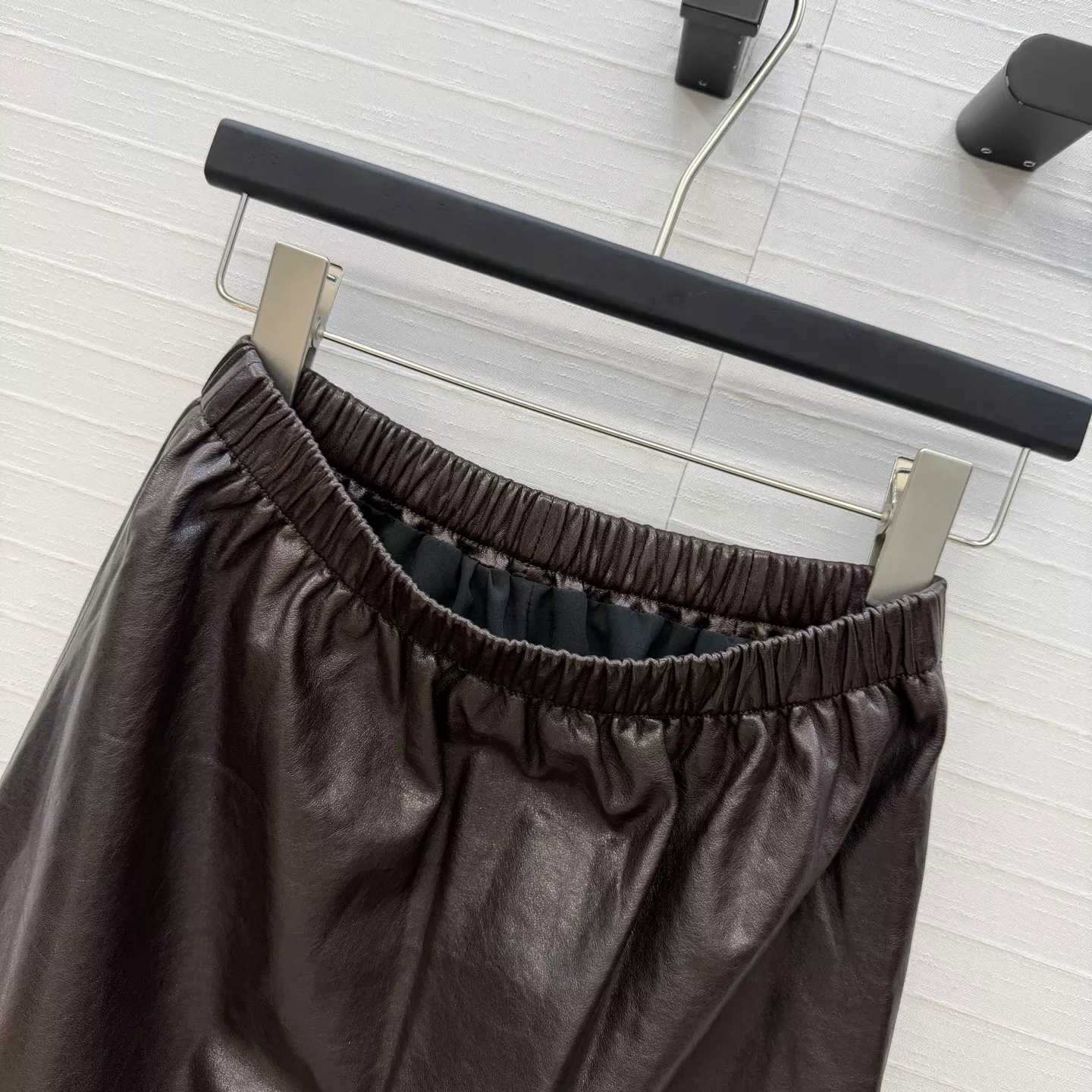 에르마노설비노 레이스 밑단 양가죽 밴딩 미들 스커트 상세 이미지 4