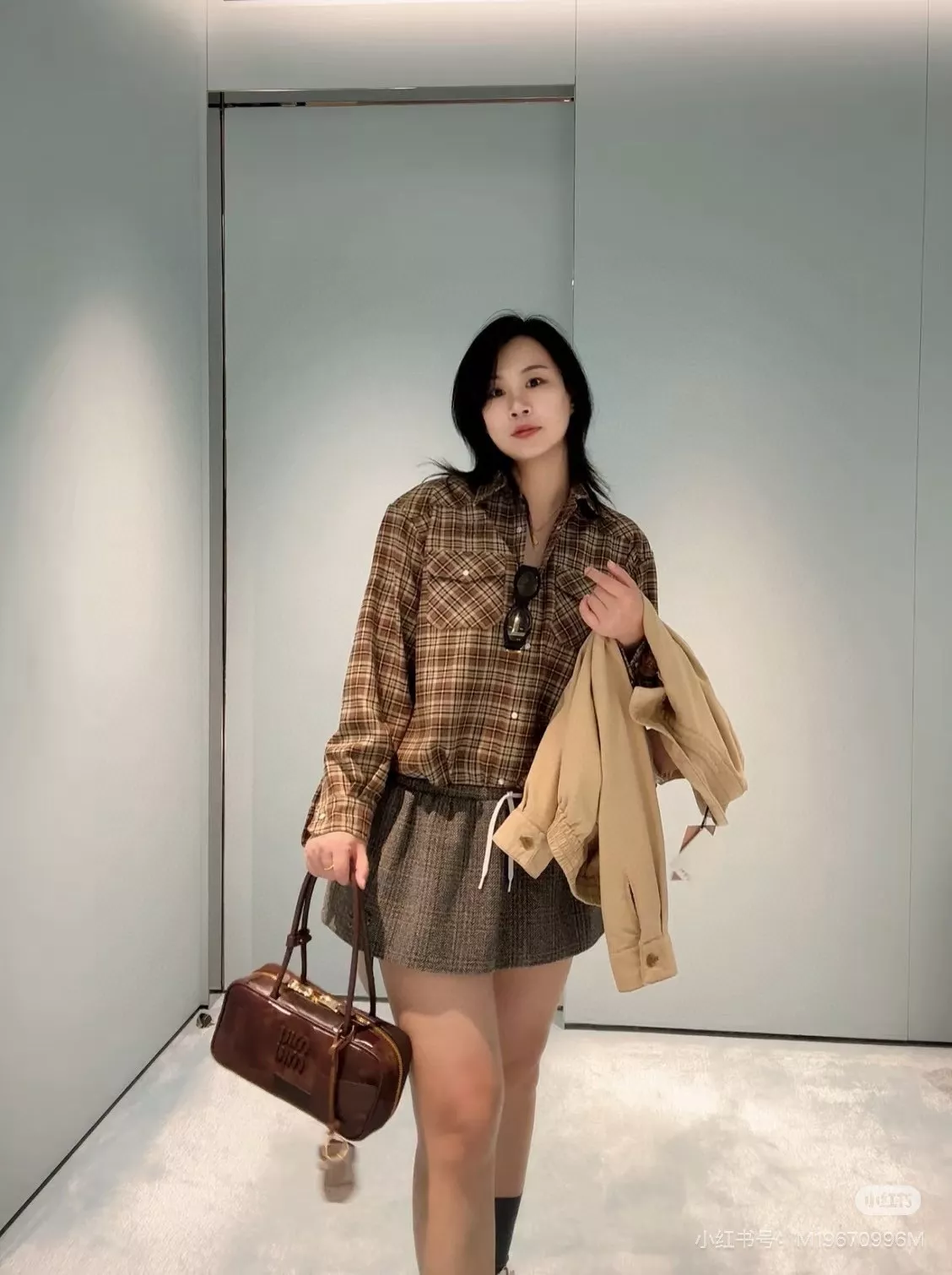 미우미우 체크 울혼방 롱라인 포켓 긴소매 셔츠 상세 이미지 26