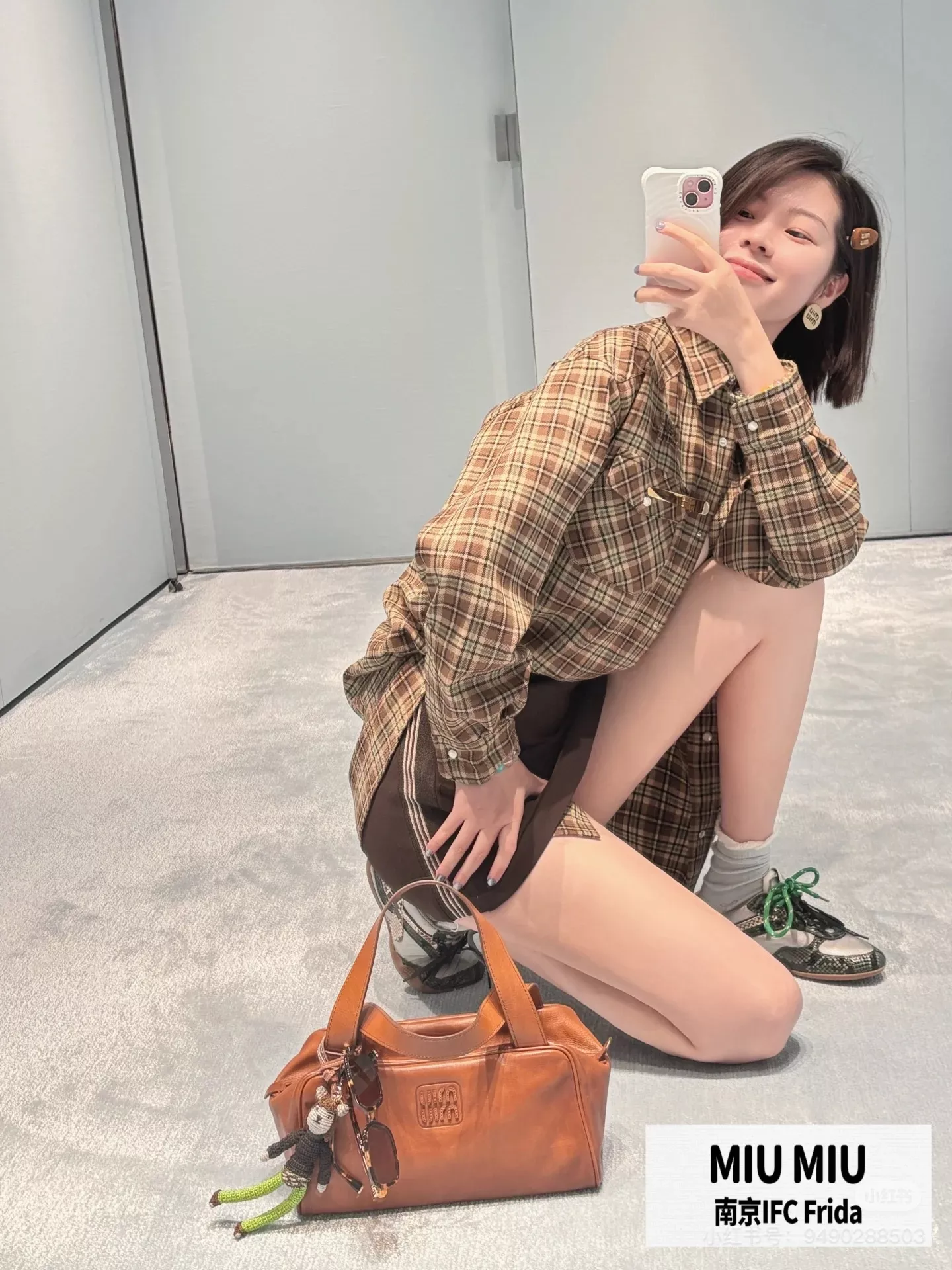 미우미우 체크 울혼방 롱라인 포켓 긴소매 셔츠 상세 이미지 25