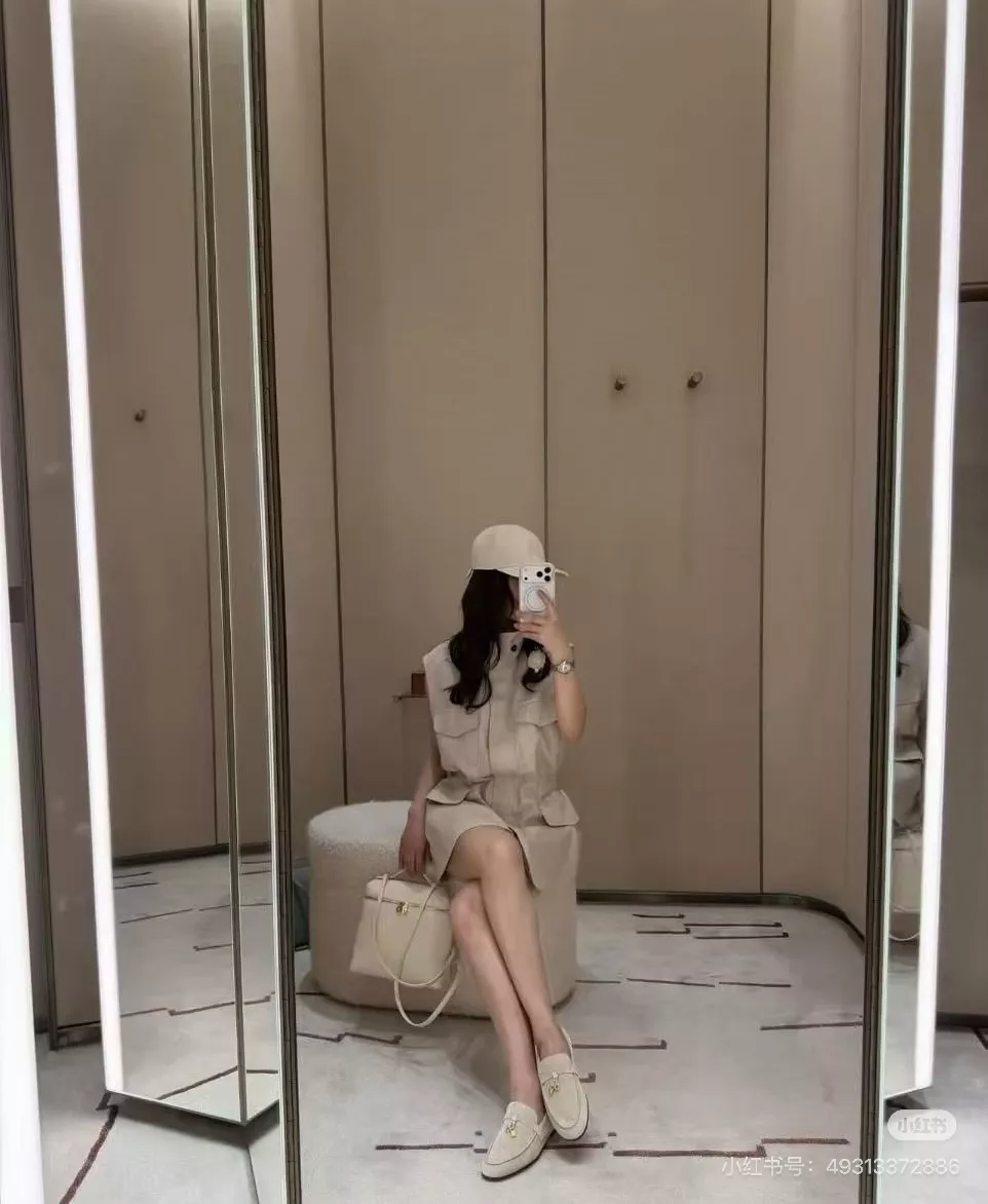 로로피아나 린넨 스트링 하이넥 집업 조끼 상세 이미지 13