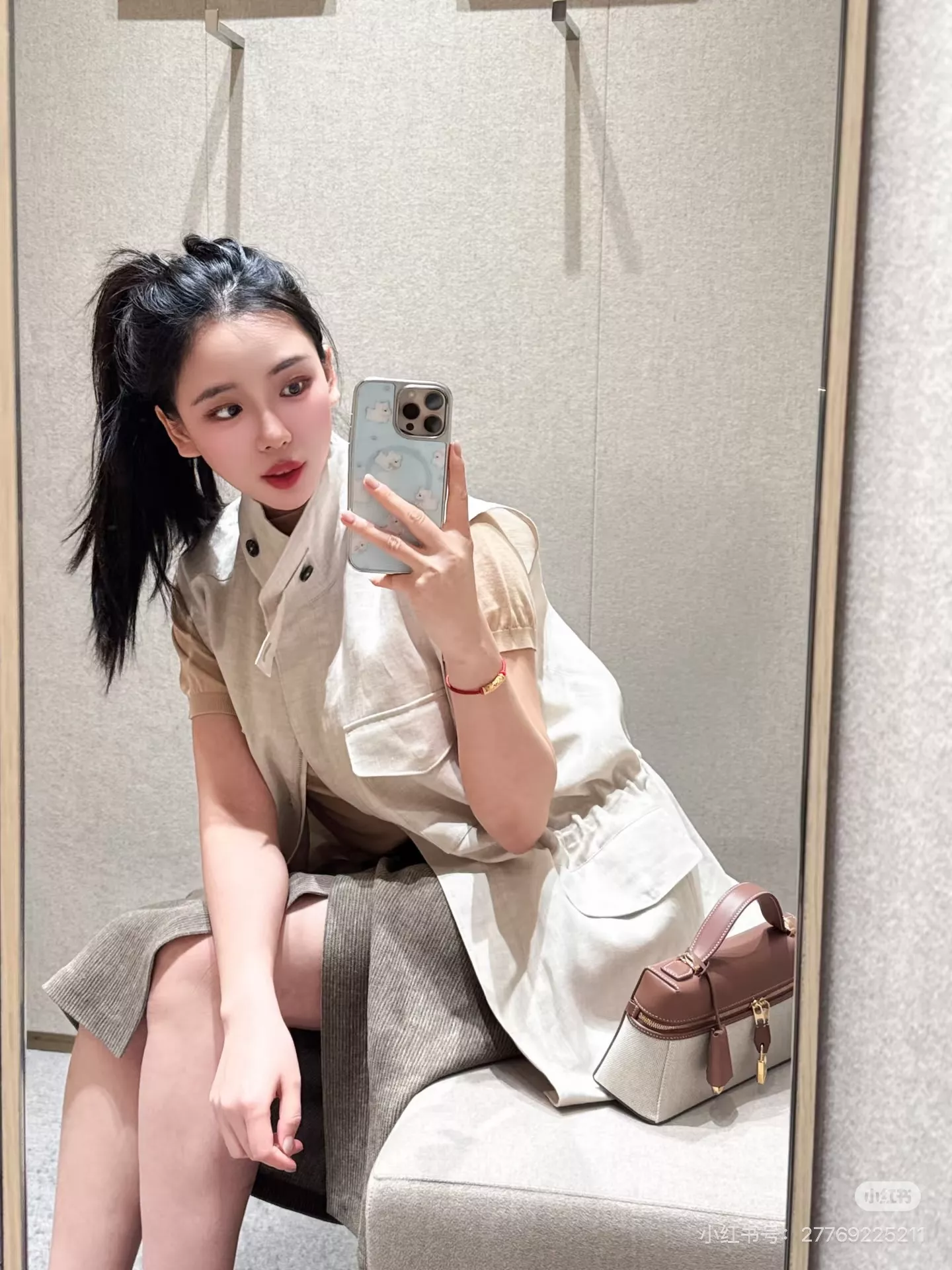 로로피아나 린넨 스트링 하이넥 집업 조끼 상세 이미지 31