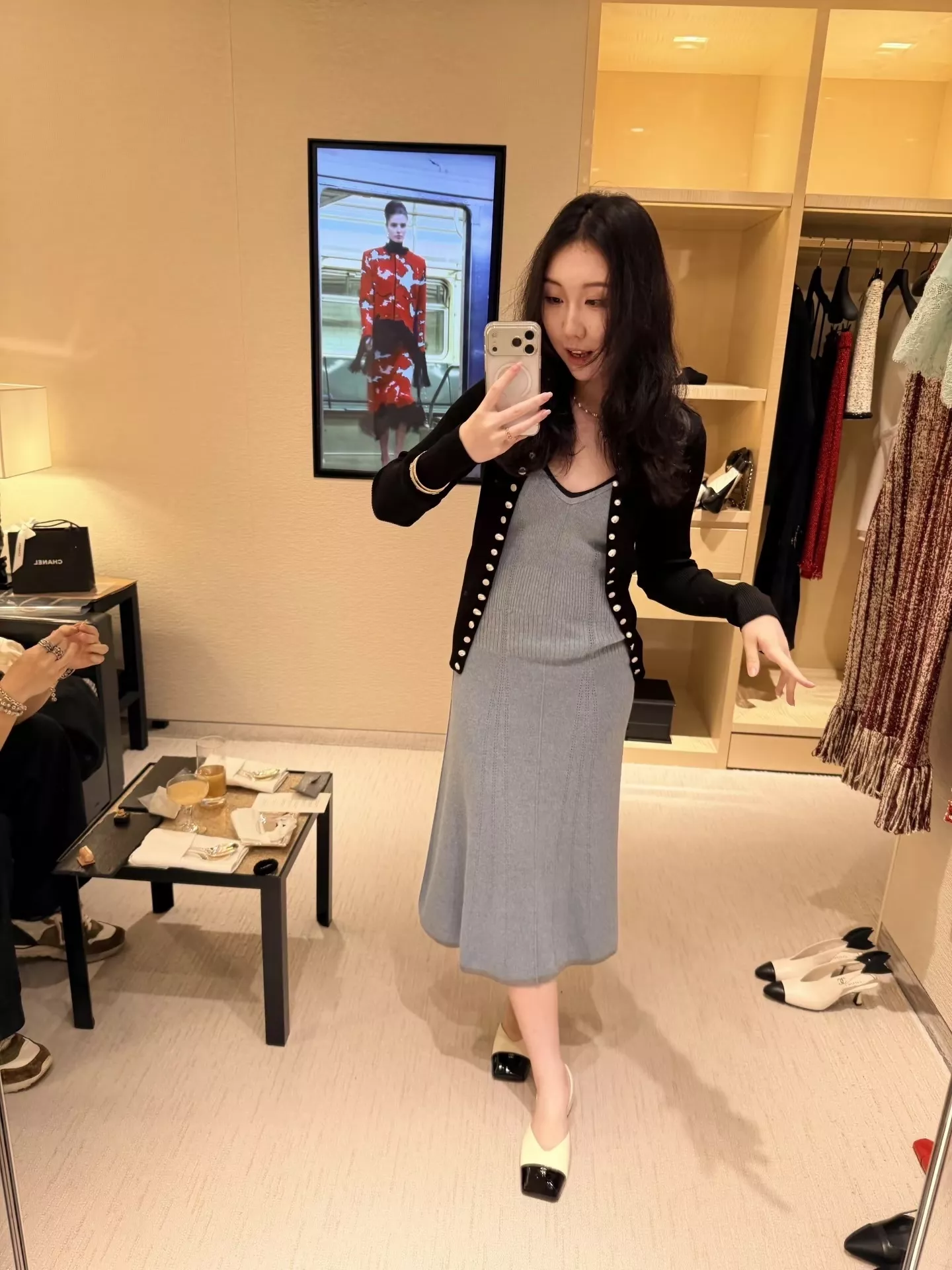 샤넬 이형 진주 버튼 슬림핏 니트 가디건 상세 이미지 15
