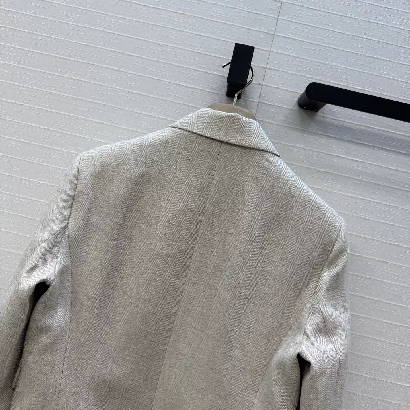 브루넬로쿠치넬리 헤링본 린넨 싱글버튼 크롭 정장 재킷 상세 이미지 9