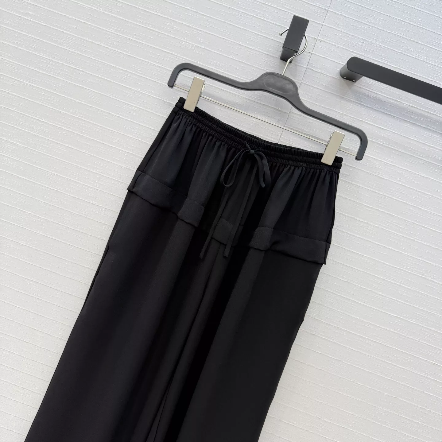 알라이아 조젯 러플 디테일 와이드 팬츠 상세 이미지 2