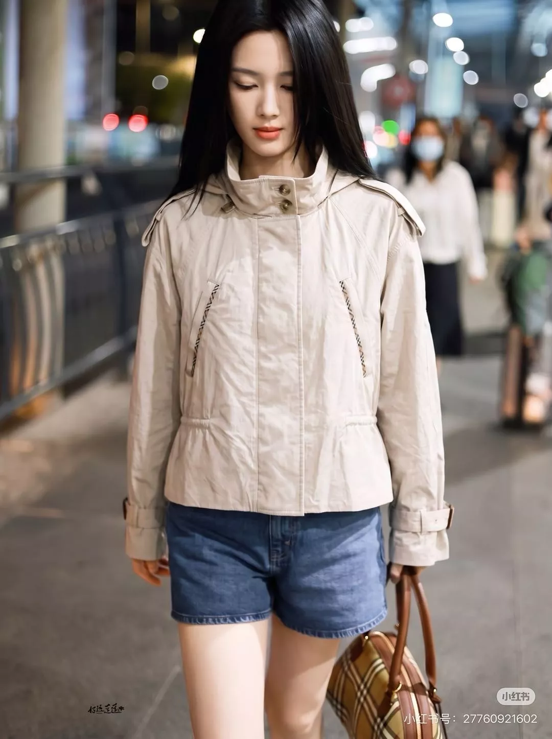 버버리 체크 포인트 후드 스트링 쇼트 재킷 상세 이미지 31