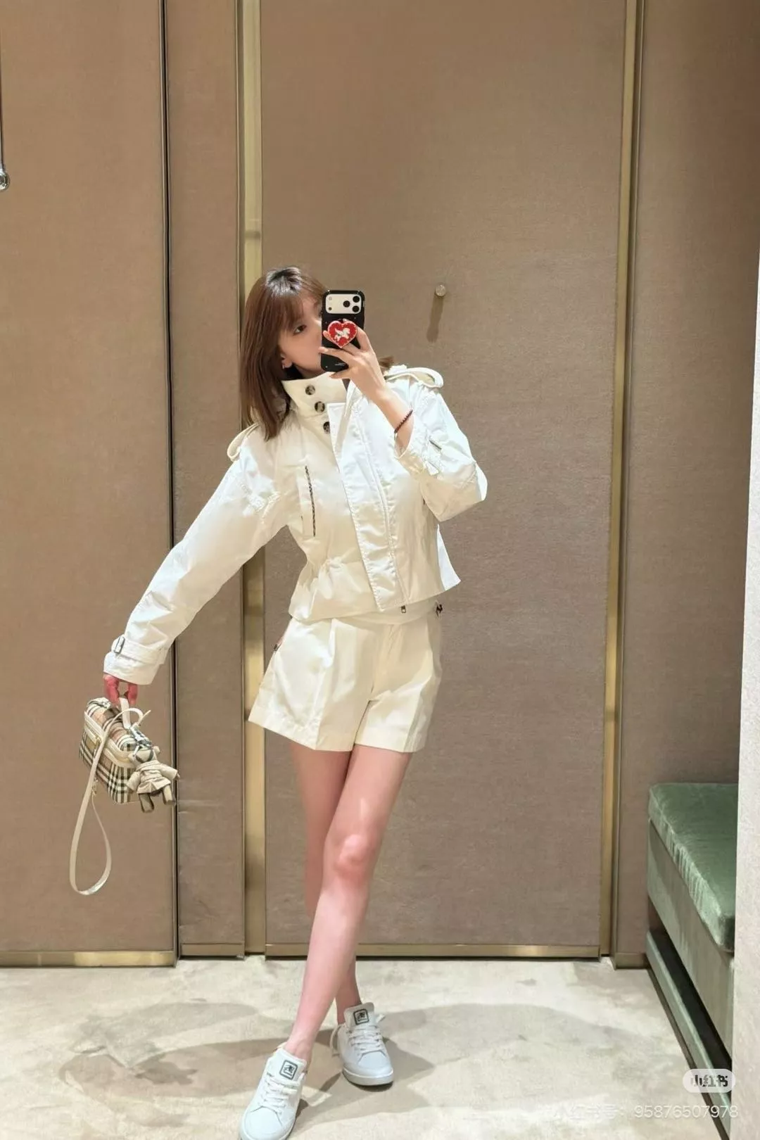 버버리 체크 포인트 후드 하이넥 집업 재킷 상세 이미지 12