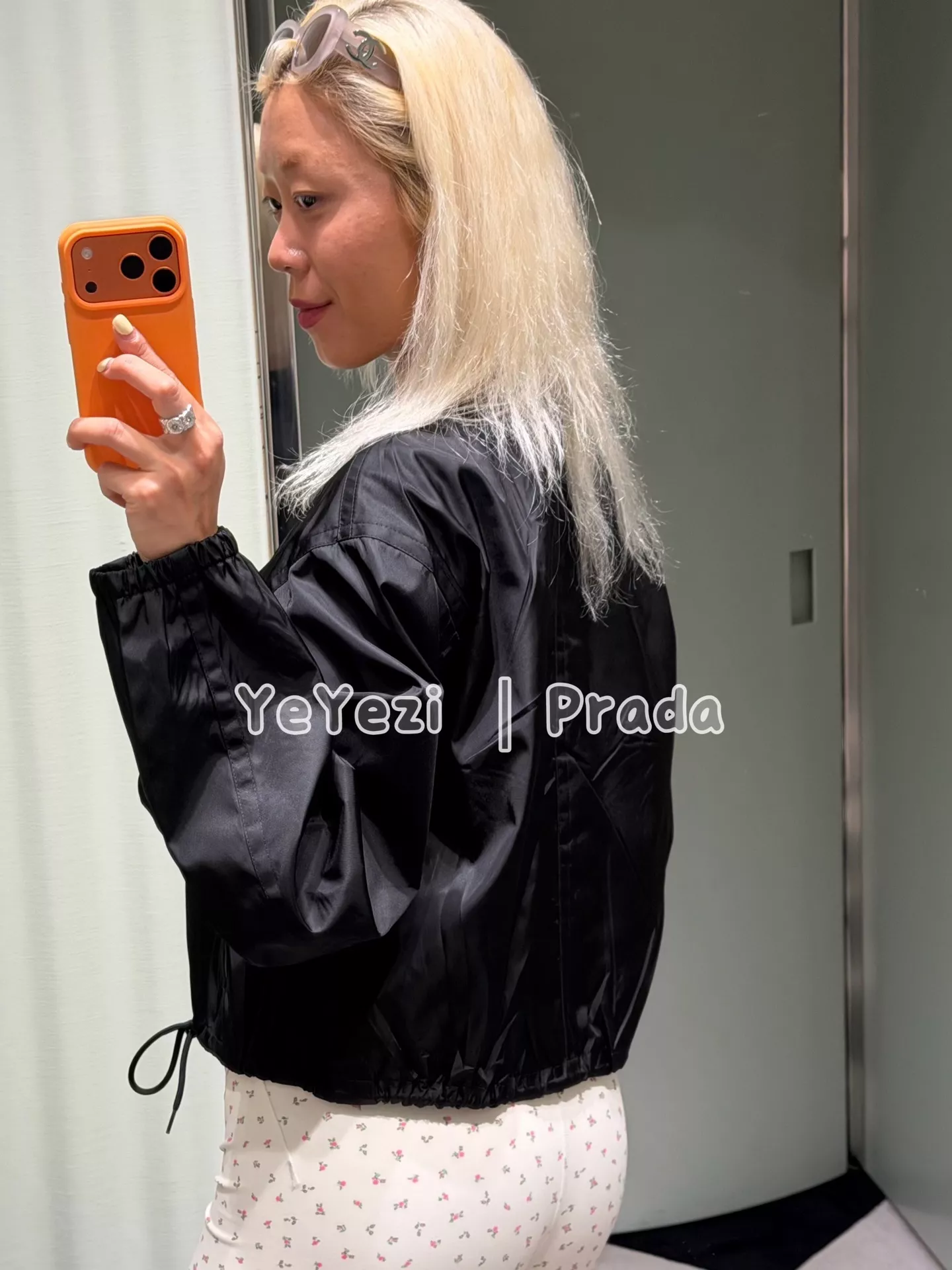 프라다 라운드넥 드로스트링 재생나일론 버튼 재킷 상세 이미지 33