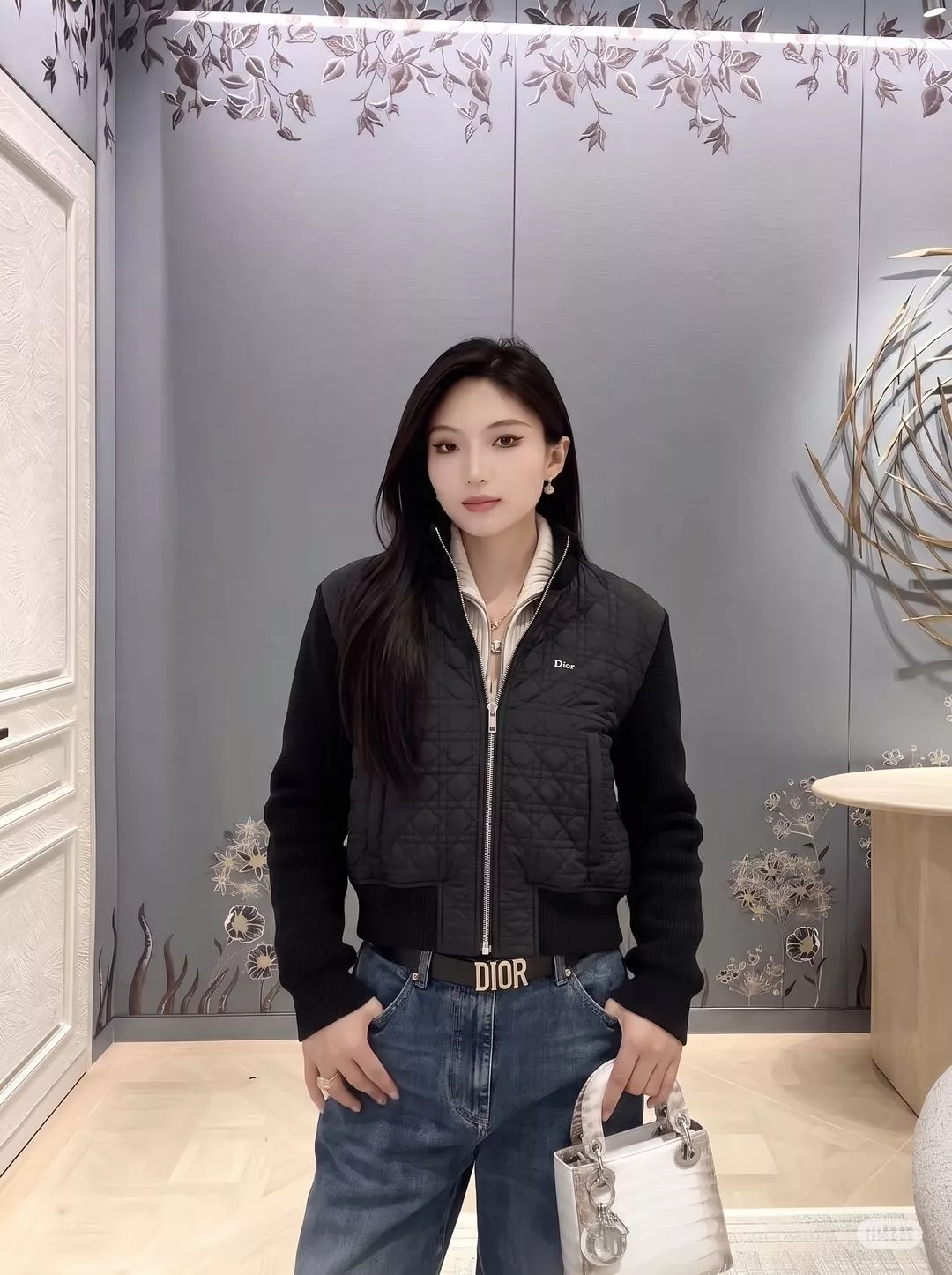 디올 다이아 퀼팅 니트 배색 쇼트 패딩 재킷 상세 이미지 24