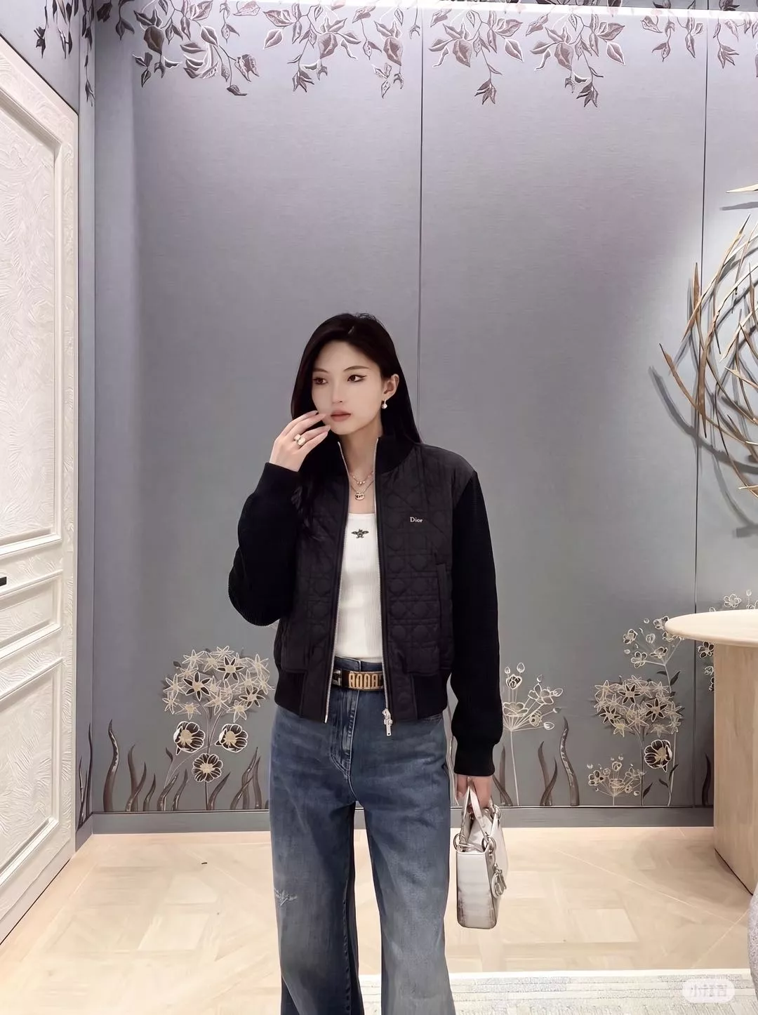 디올 다이아 퀼팅 니트 배색 쇼트 패딩 재킷 상세 이미지 23