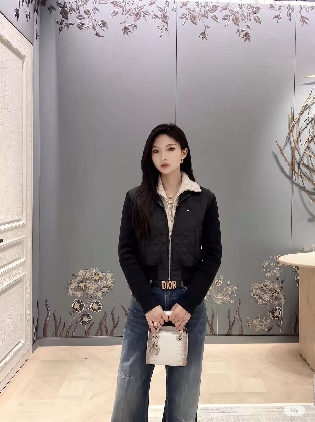 디올 다이아 퀼팅 니트 배색 쇼트 패딩 재킷 상세 이미지 25