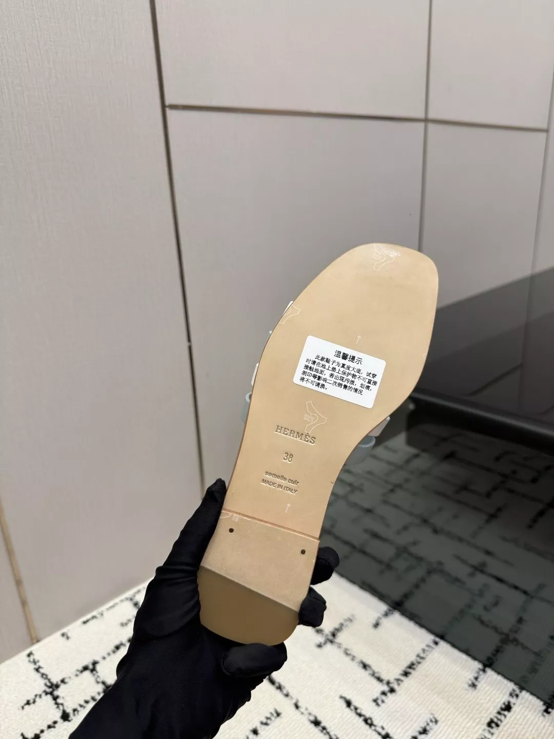 에르메스 켈리 버클 포인티드토 레더 슬리퍼 상세 이미지 9