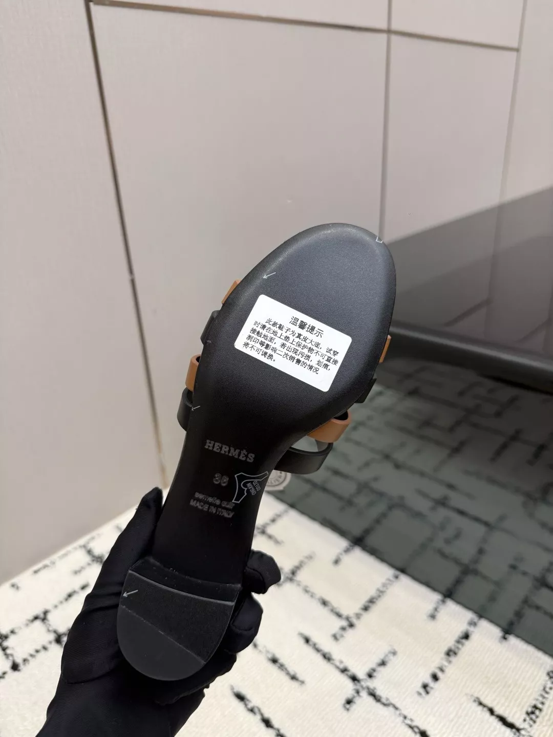 에르메스 켈리 버클 포인티드 토 토오픈 뮬 상세 이미지 9
