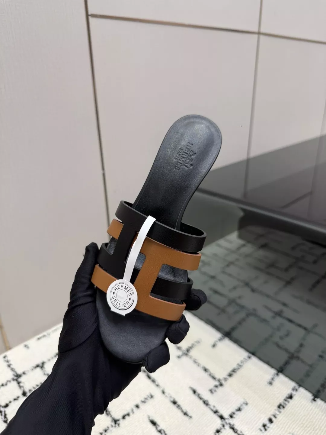 에르메스 켈리 버클 포인티드 토 토오픈 뮬 상세 이미지 8