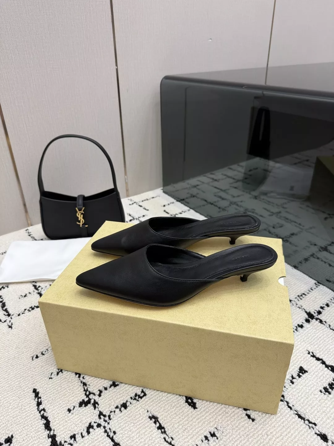 더로우 프렌치 빈티지 스퀘어토 미니멀 펌프스 뮬 상세 이미지 4