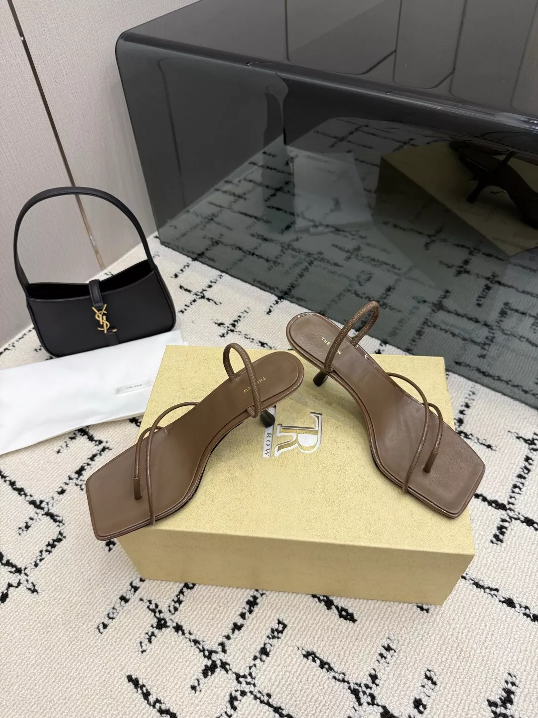 더로우 프렌치 빈티지 스퀘어토 미니멀 힐 샌들 상세 이미지 3