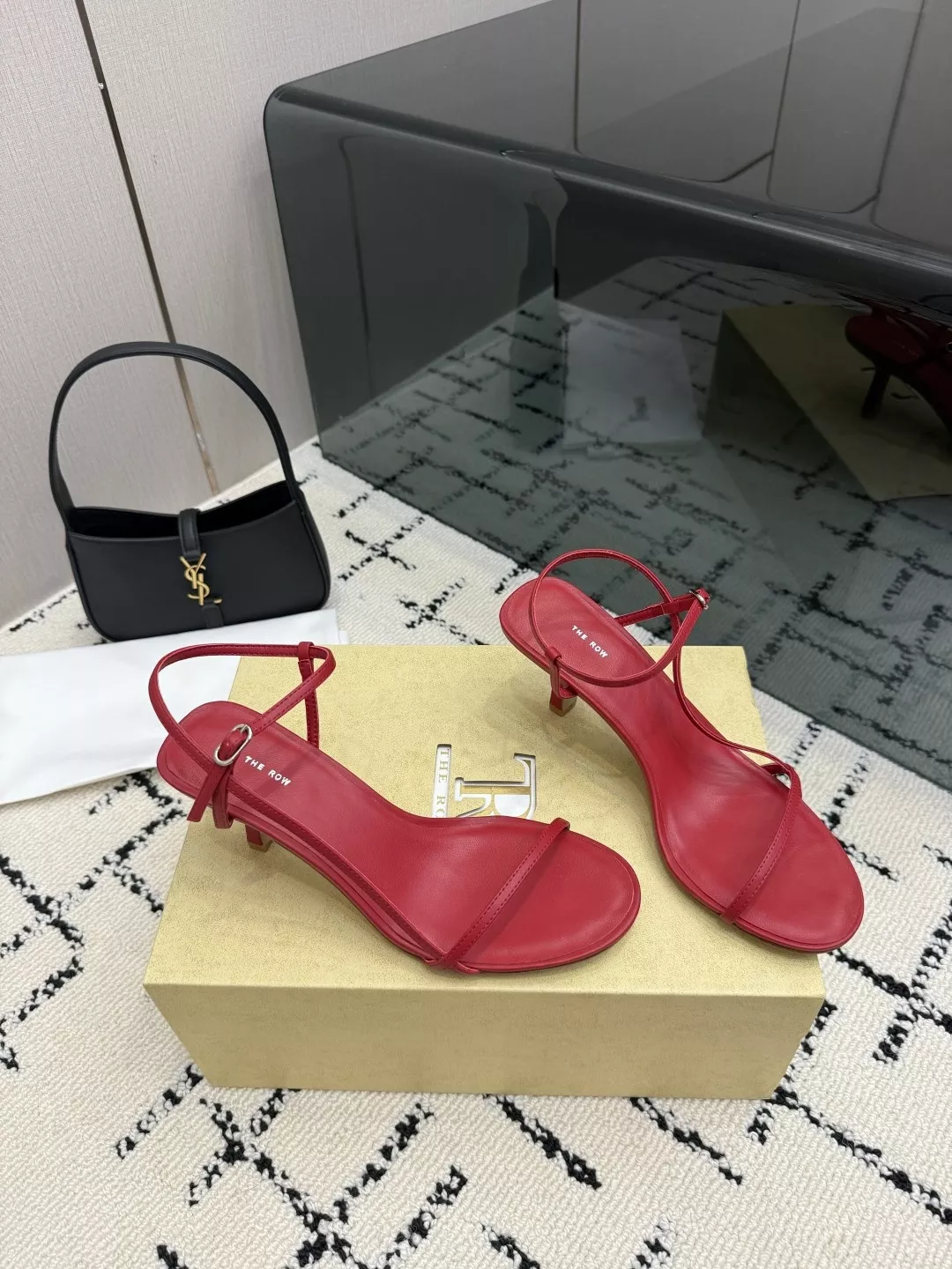 더로우 프렌치 빈티지 스퀘어토 미니멀 힐 샌들 상세 이미지 2