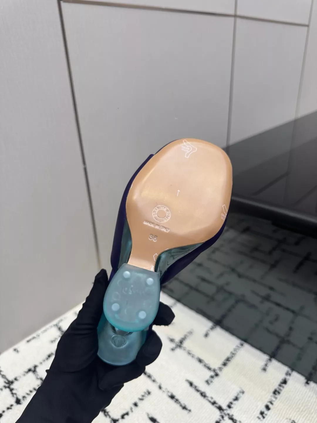 드리스반노튼 새틴 크리스털 힐 토오픈 뮬 상세 이미지 9