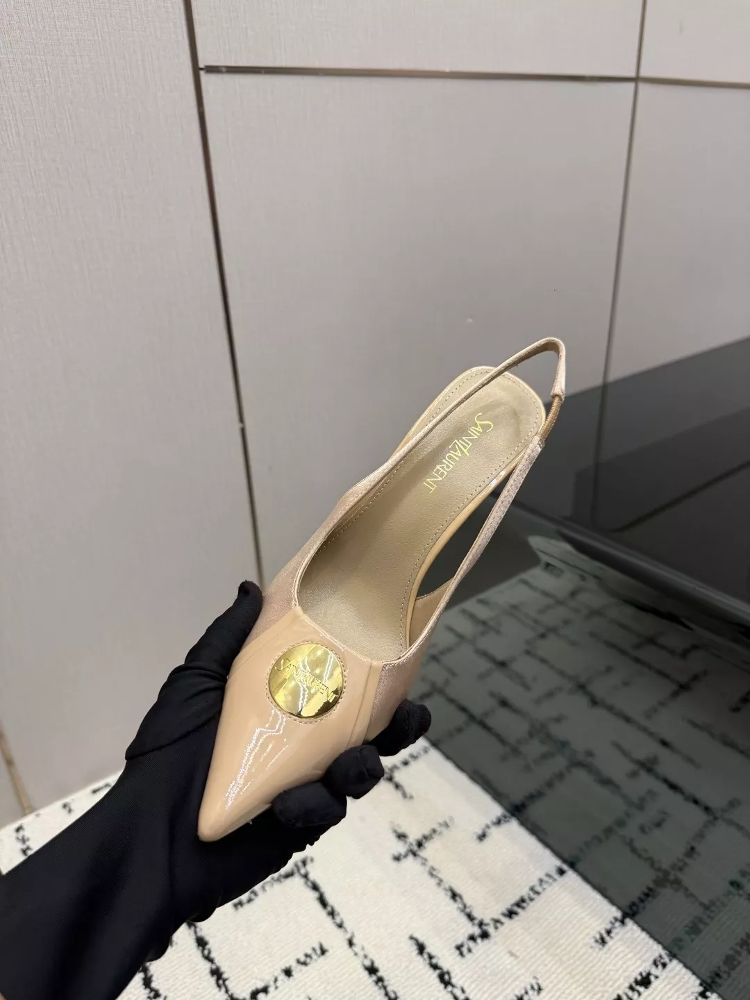 입생로랑 에나멜 실크 메탈 체인 하이힐 슬링백 상세 이미지 8