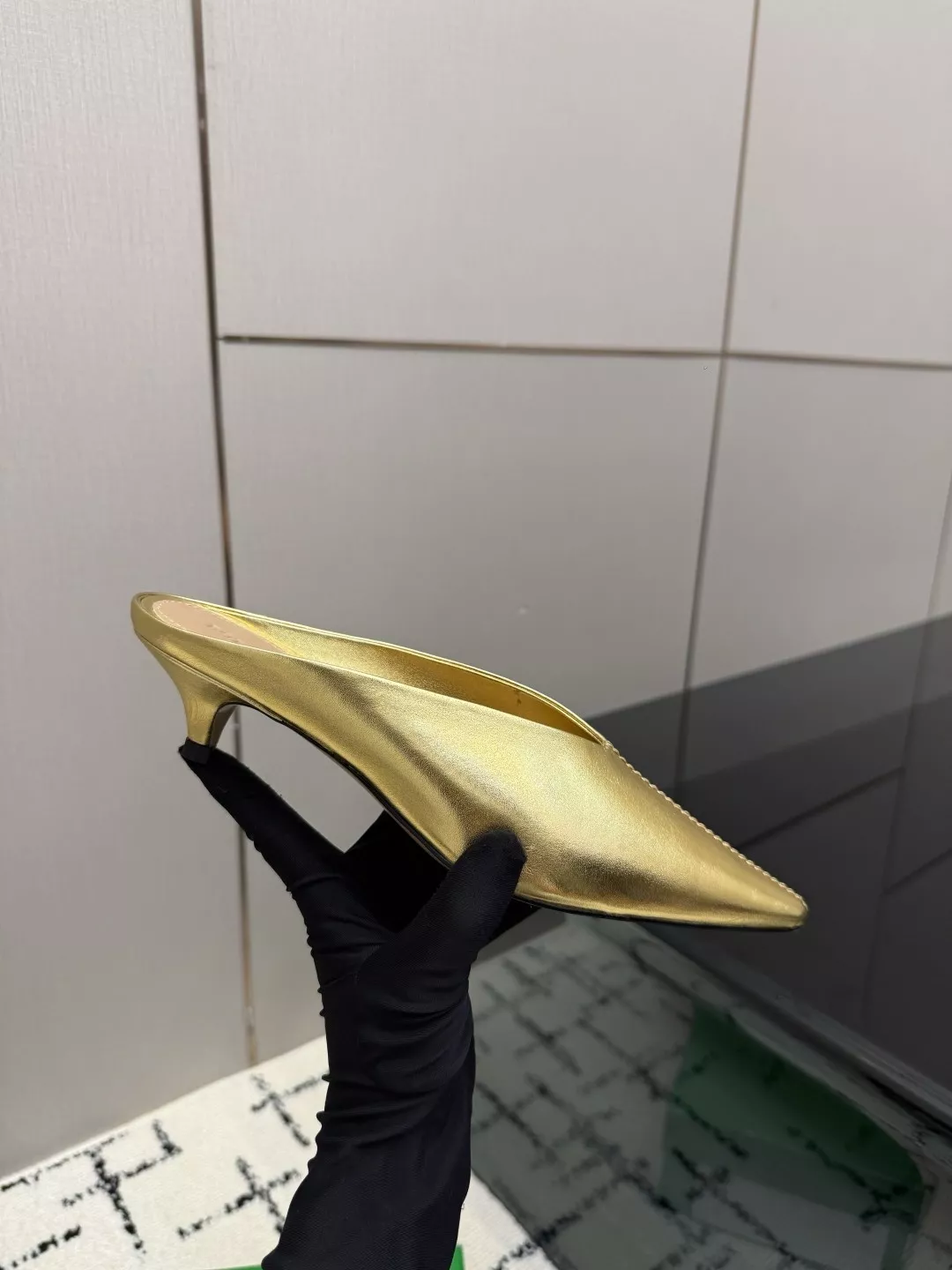 보테가베네타 베스타 골드 램스킨 캣힐 뮬 상세 이미지 7