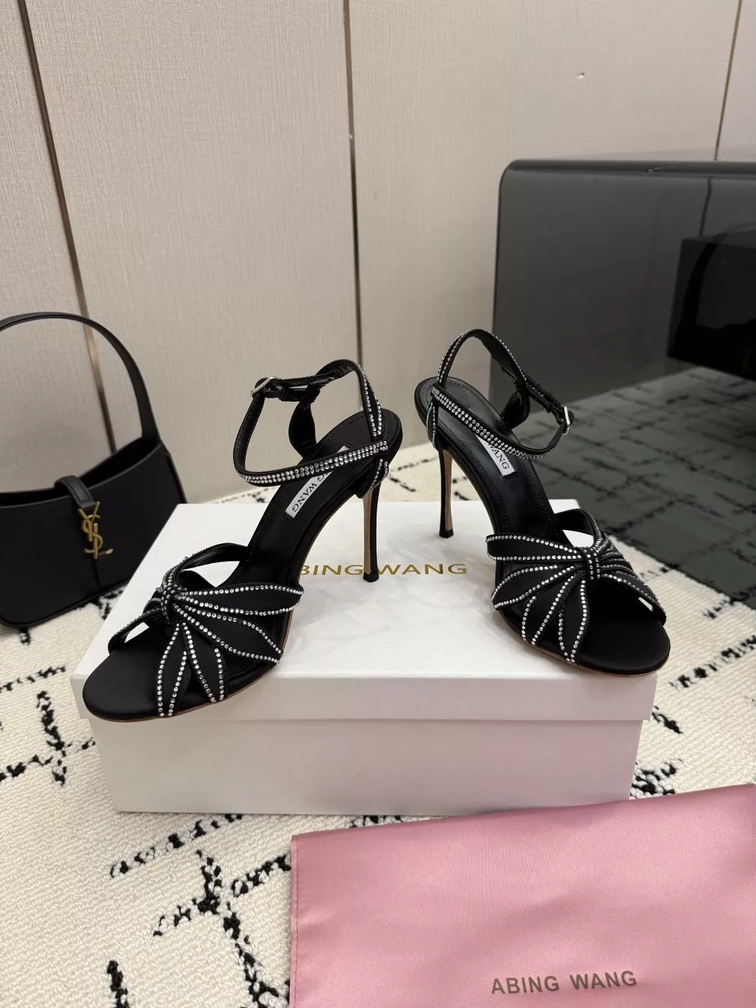 알렉산더왕 뾰족토 새틴 큐빅 힐 샌들 상세 이미지 3