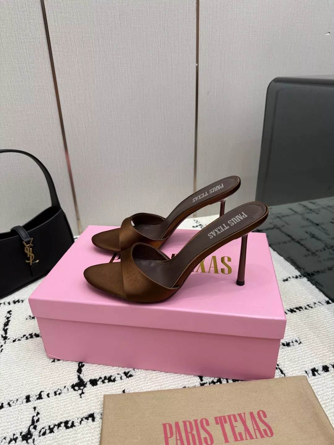 파리스텍사스 에나멜 가죽 오픈토 뮬 힐 상세 이미지 4