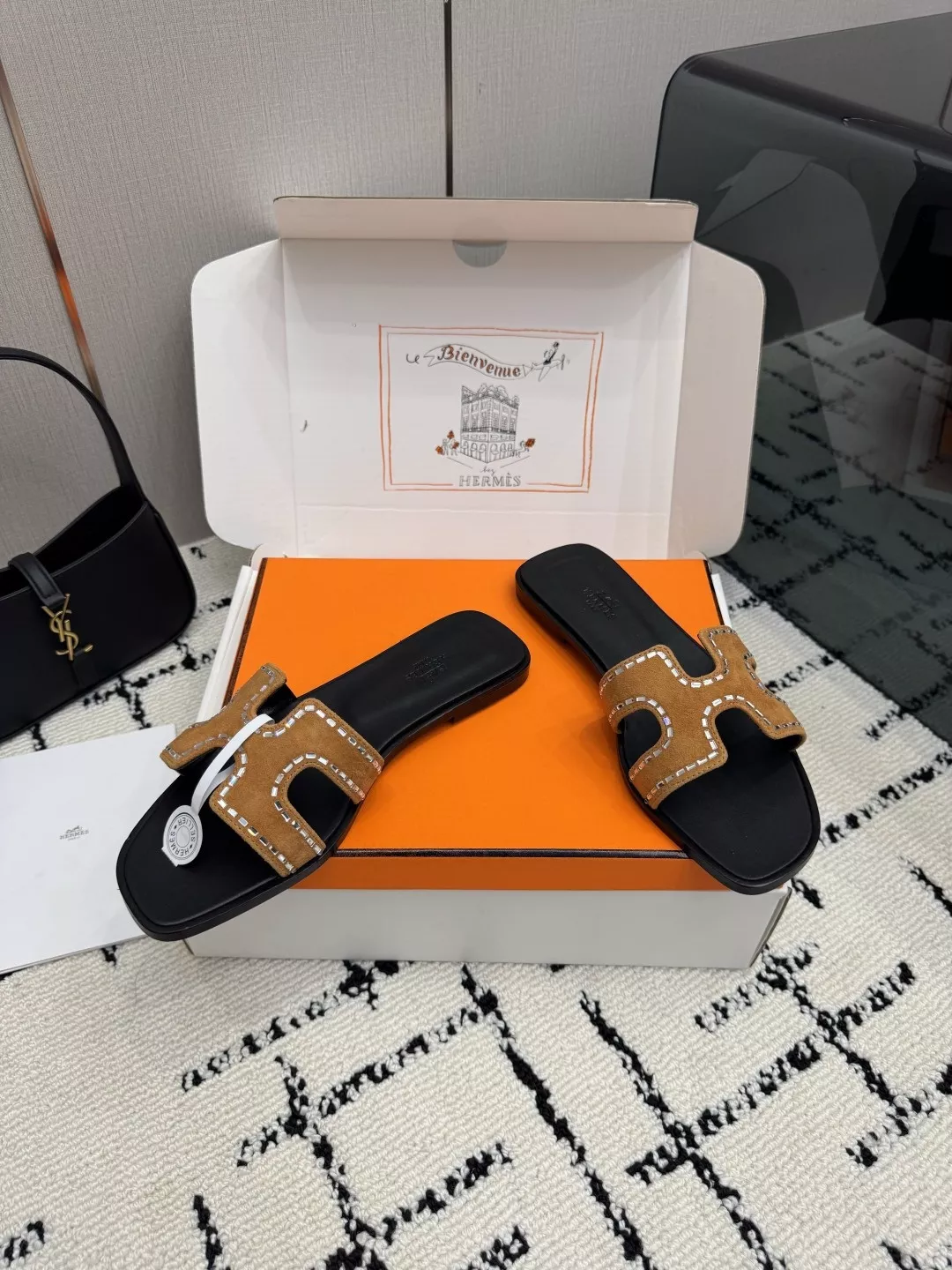 에르메스 켈리 버클 패턴 패브릭 포인티드 슬리퍼 상세 이미지 3