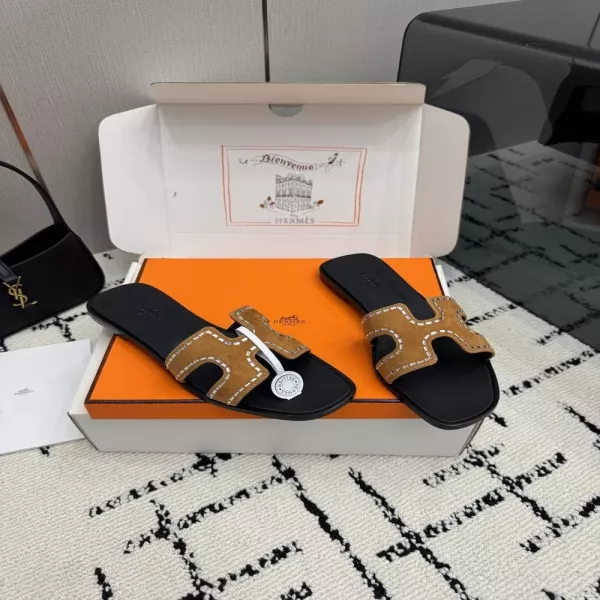 에르메스 켈리 버클 패턴 패브릭 포인티드 슬리퍼