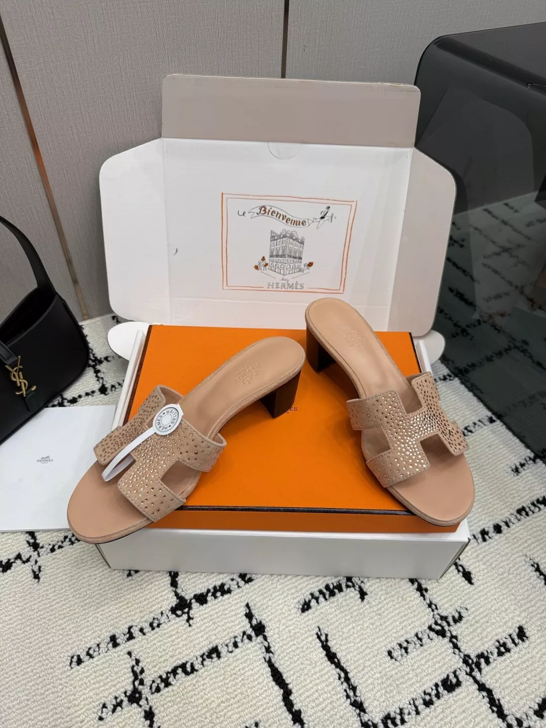 에르메스 켈리 버클 포인티드 패턴 슬리퍼 상세 이미지 2