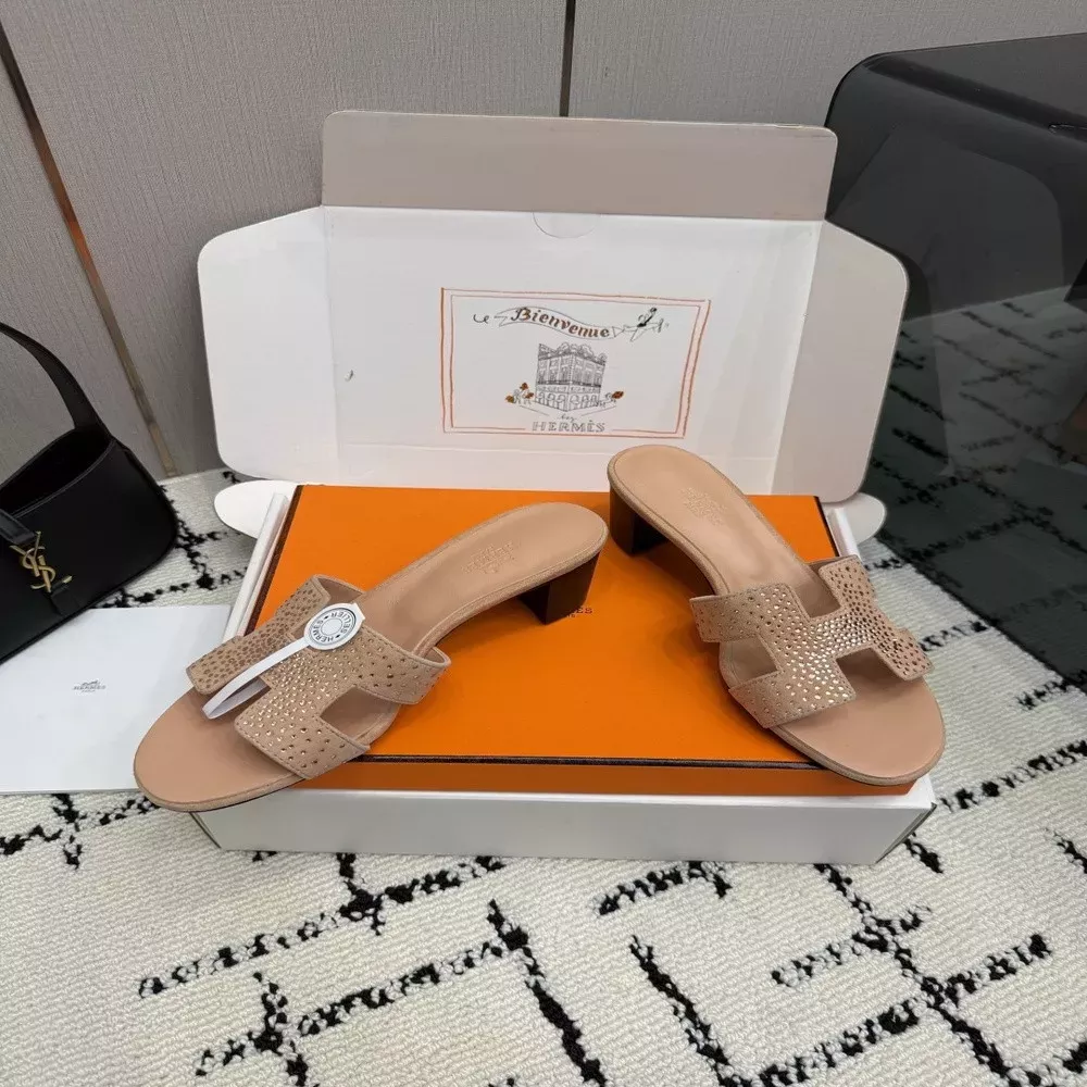 에르메스 켈리 버클 포인티드 패턴 슬리퍼