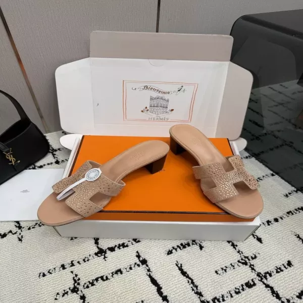 에르메스 켈리 버클 포인티드 패턴 슬리퍼