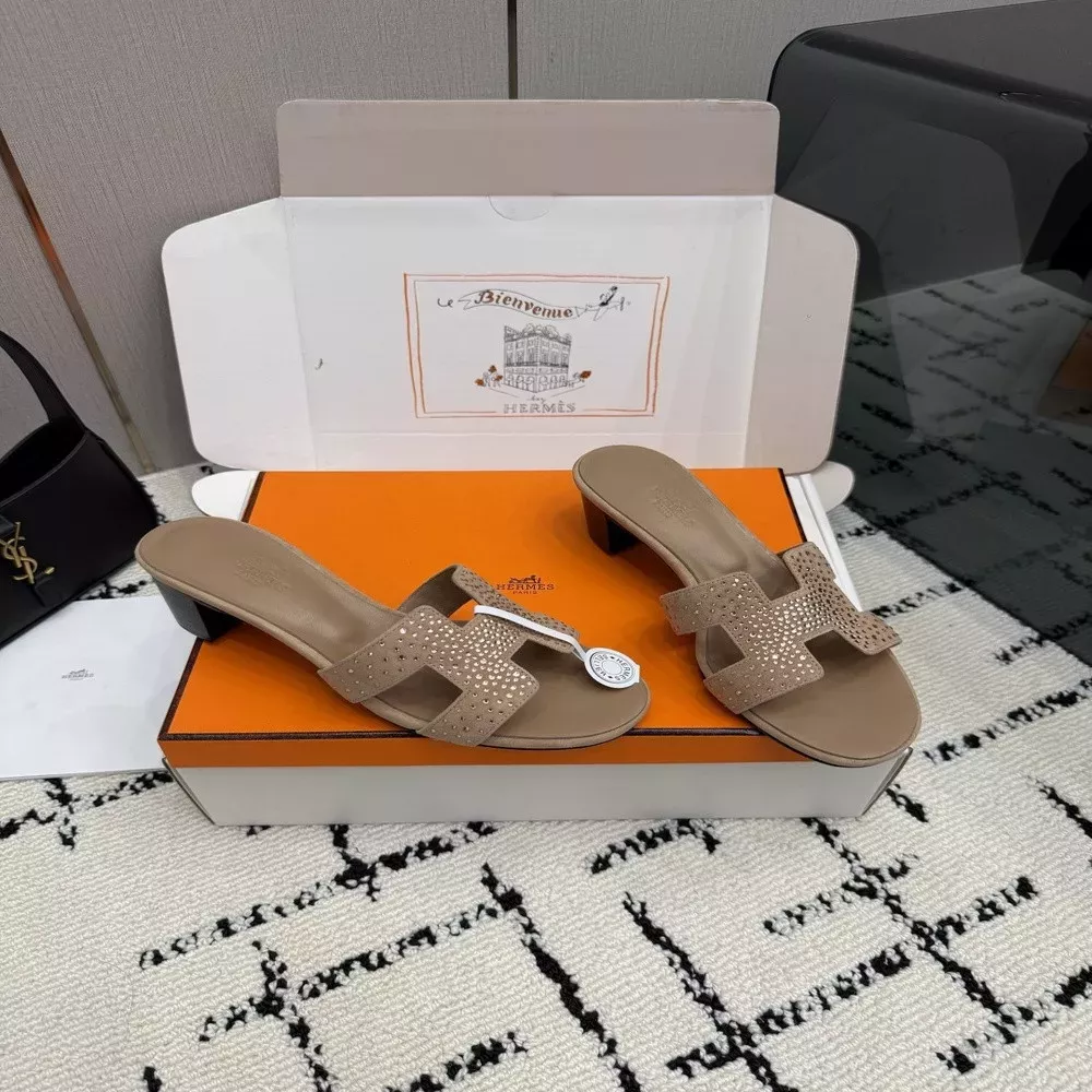 에르메스 켈리 버클 포인티드 패턴 슬리퍼