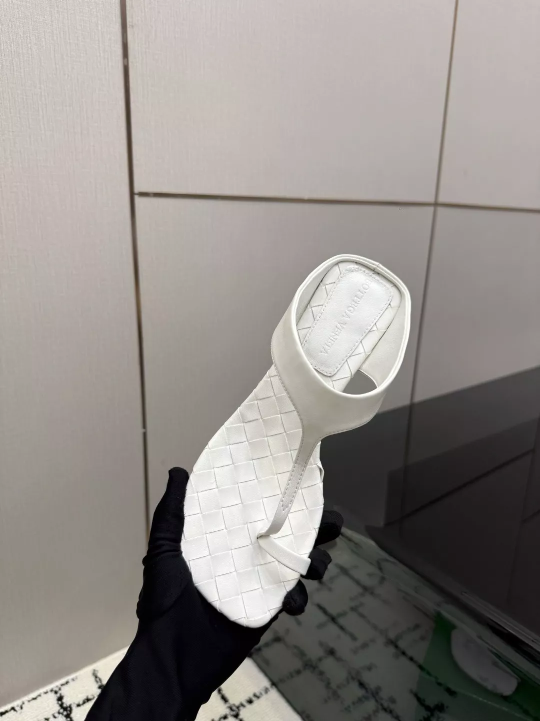 보테가베네타 리비아 핸드우븐 플랫 쪼리 샌들 상세 이미지 8