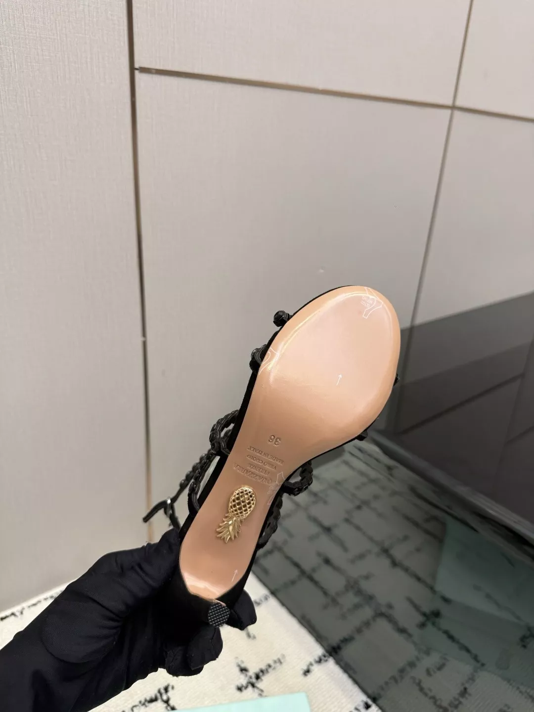 아쿠아주라 스와로브스키 원형 장식 하이힐 샌들 상세 이미지 9