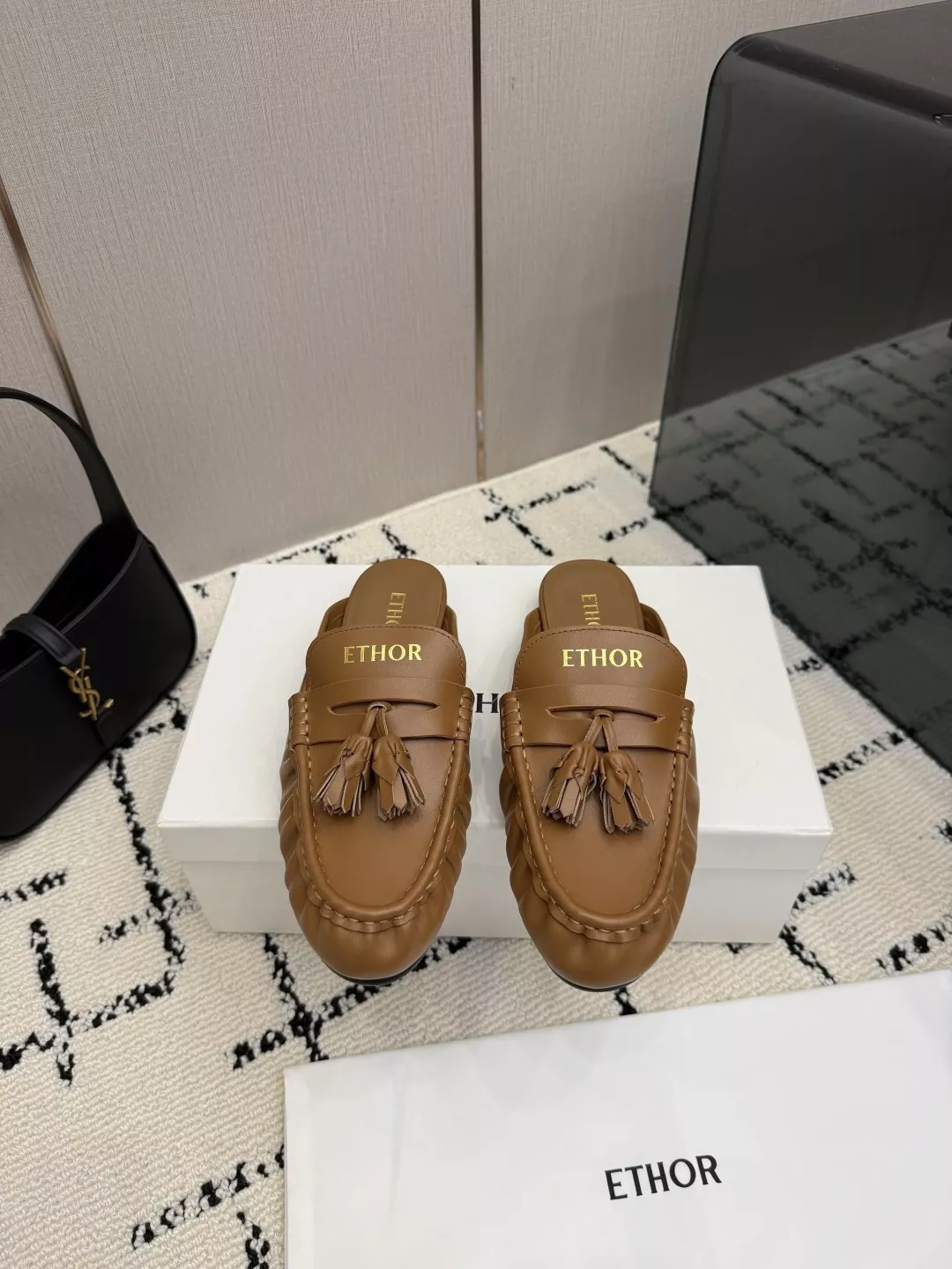 에토르 복고 태슬 오일왁스 소가죽 로퍼 뮬 상세 이미지 1
