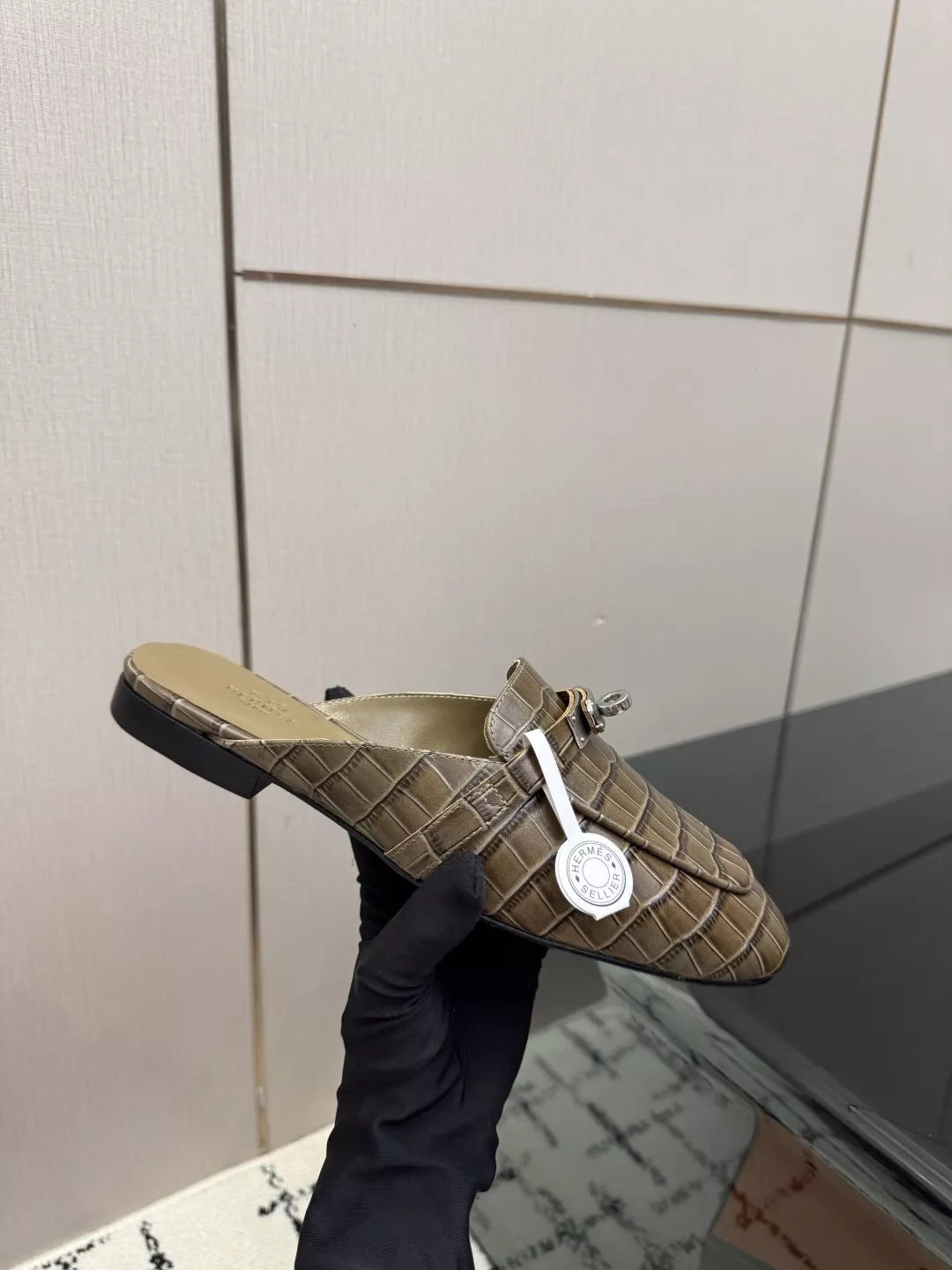 에르메스 켈리 버클 크로커다일 패턴 반막힘 로퍼 뮬 상세 이미지 7