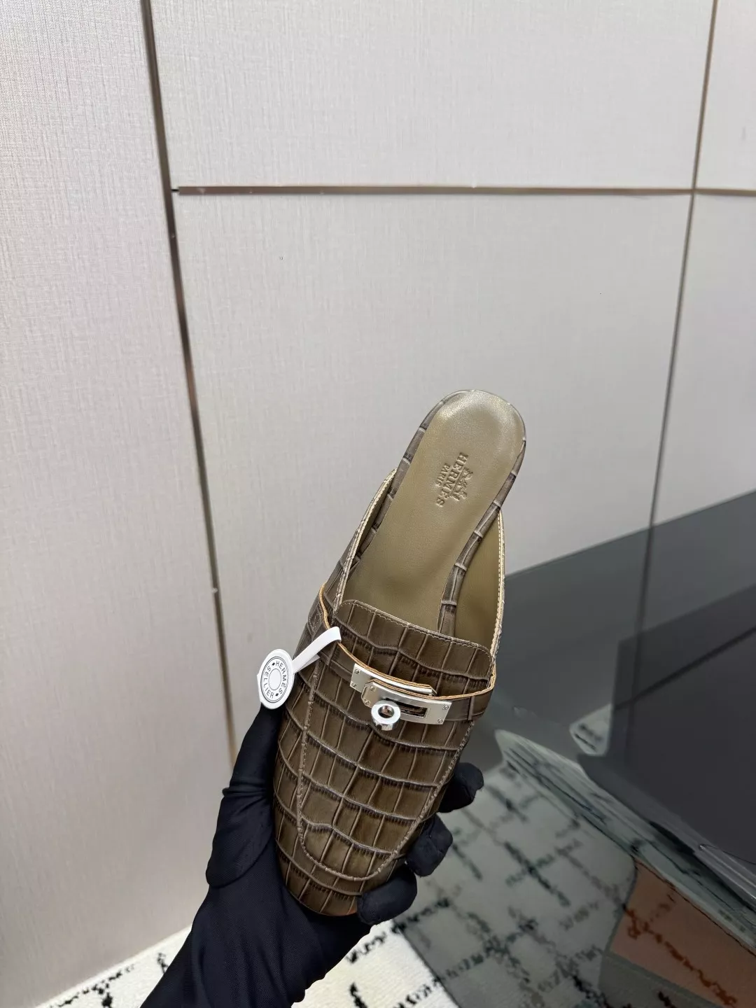 에르메스 켈리 버클 크로커다일 패턴 반막힘 로퍼 뮬 상세 이미지 8