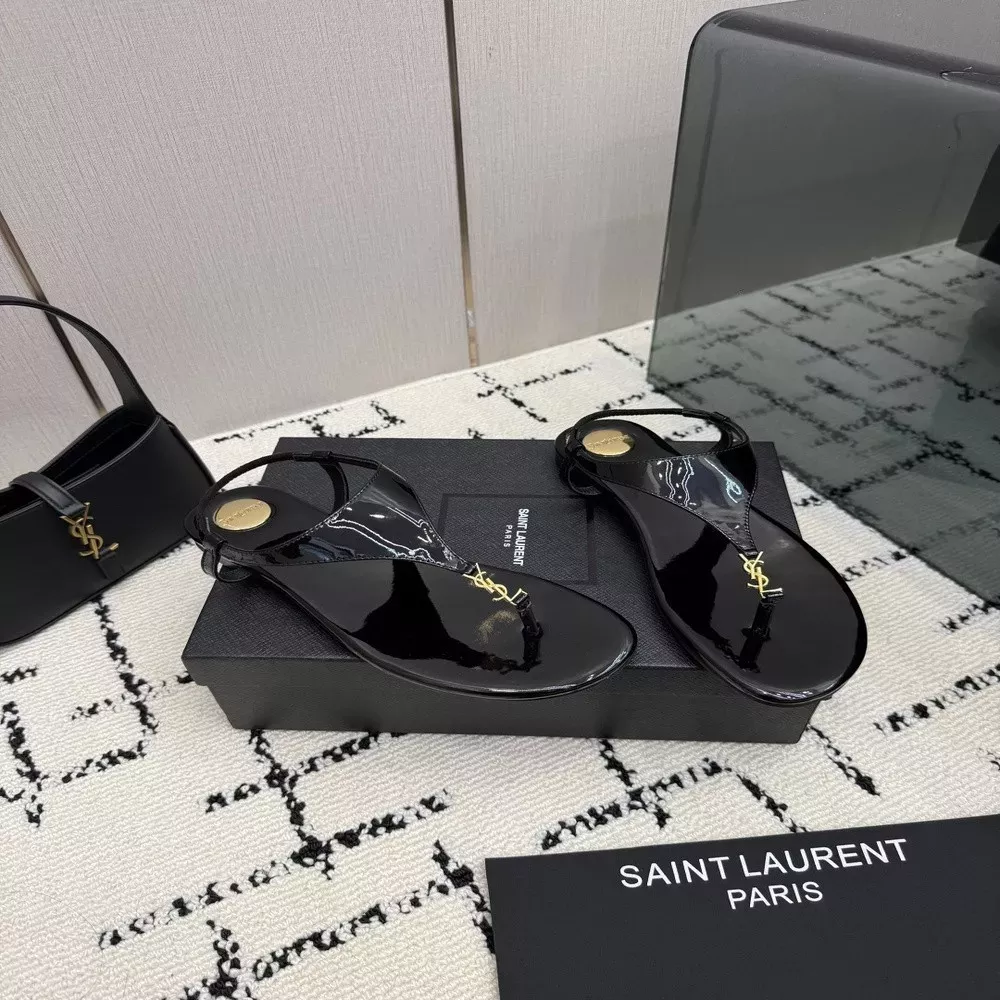 입생로랑 YSL 버클 양가죽 플랫 쪼리 슬리퍼