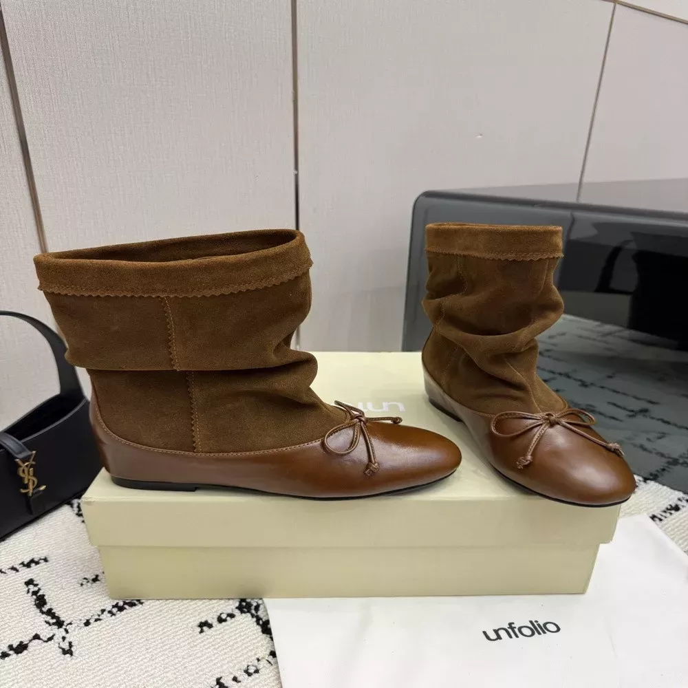 언필로 셔링 배색 레더 스웨이드 앵클 부츠