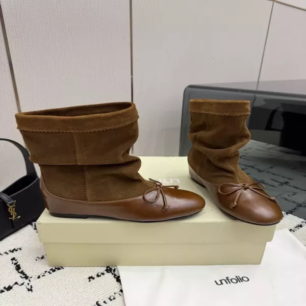 언필로 셔링 배색 레더 스웨이드 앵클 부츠