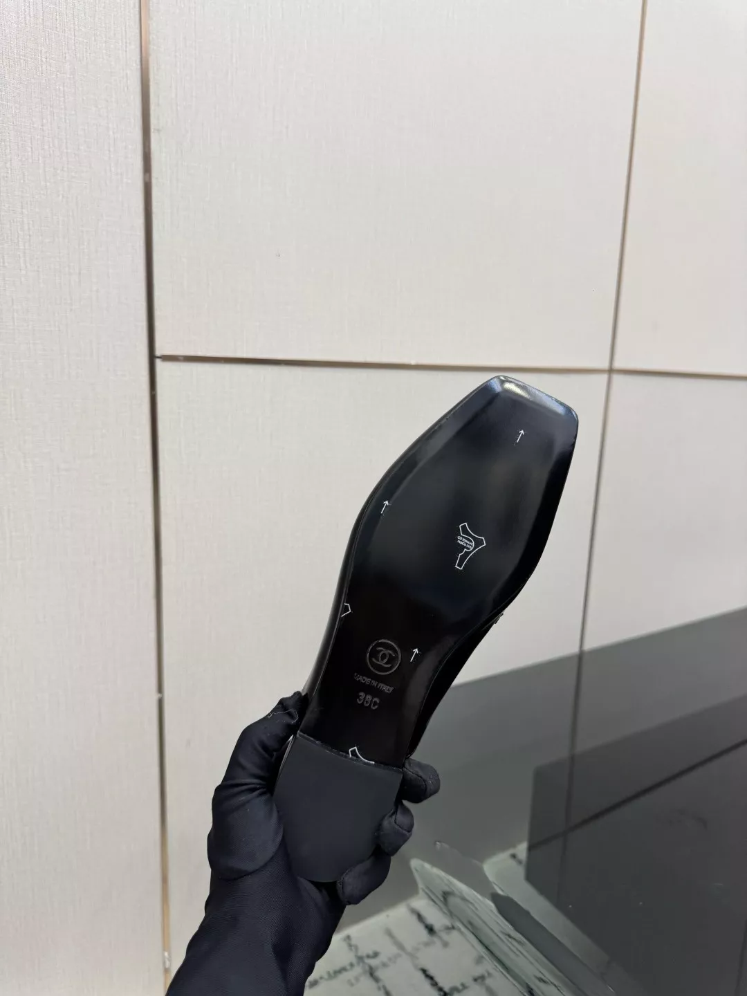 샤넬 더블 C 스퀘어토 에나멜 로퍼 뮬 상세 이미지 9