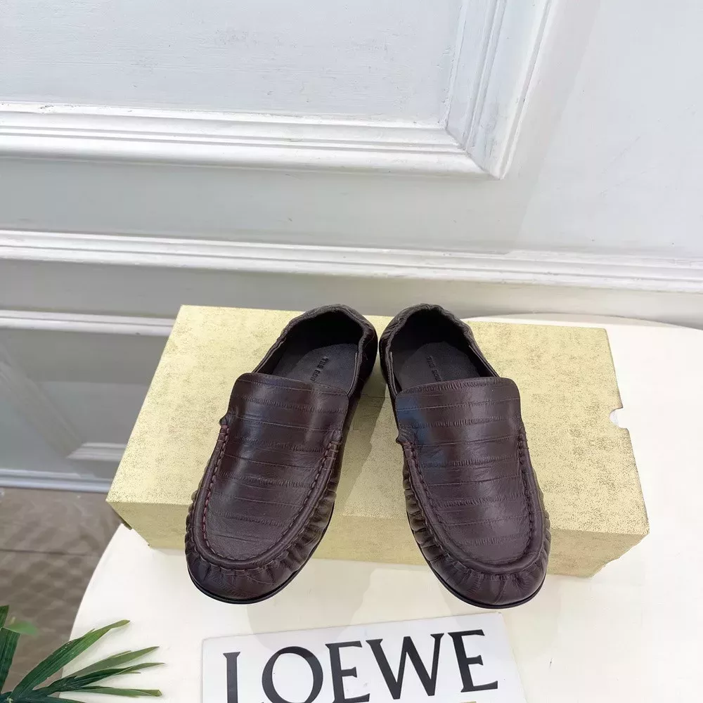 더로우 빈티지 주름 디테일 미들힐 슬립온 로퍼